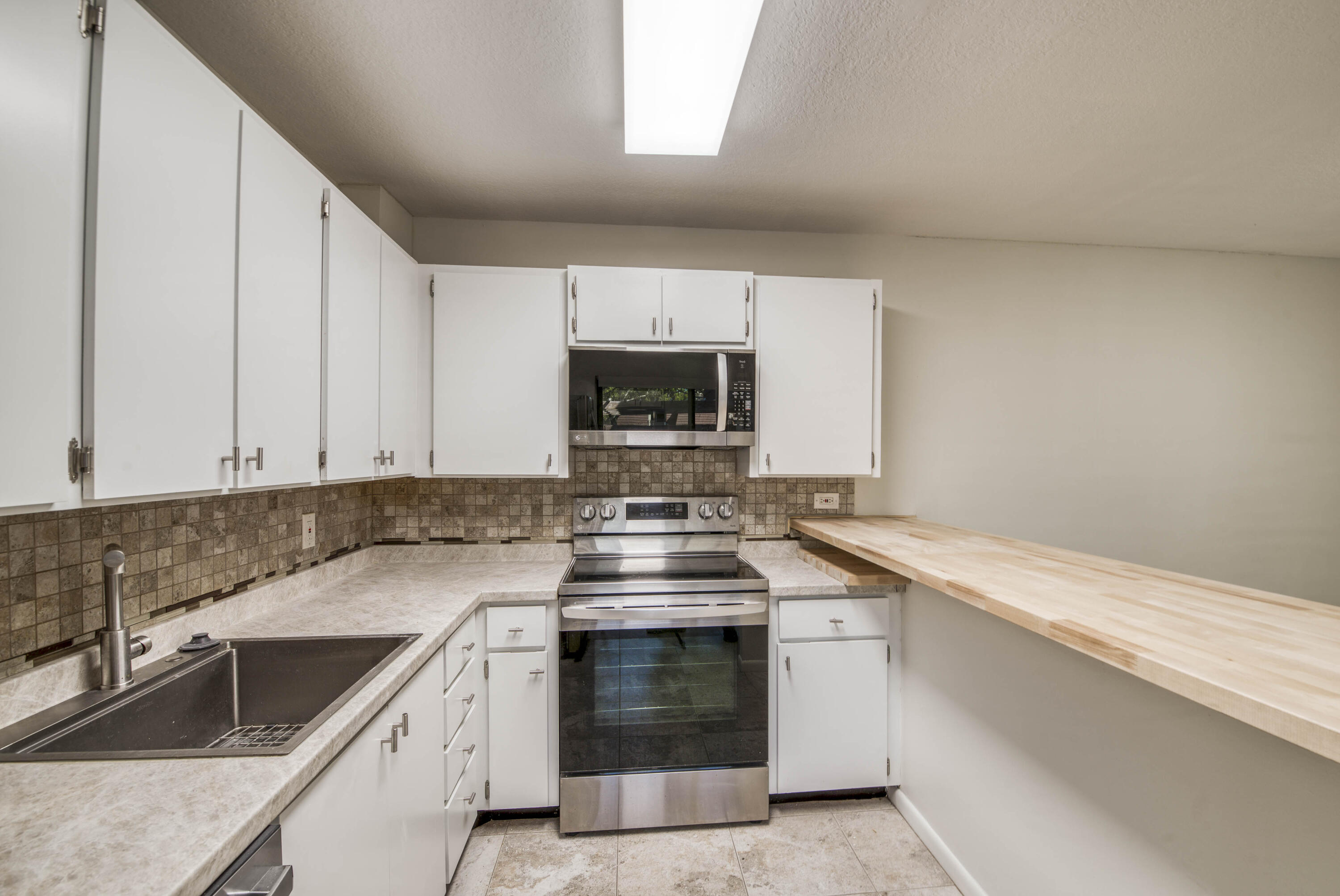 1607 16th, Palm Beach Gardens FL 33418