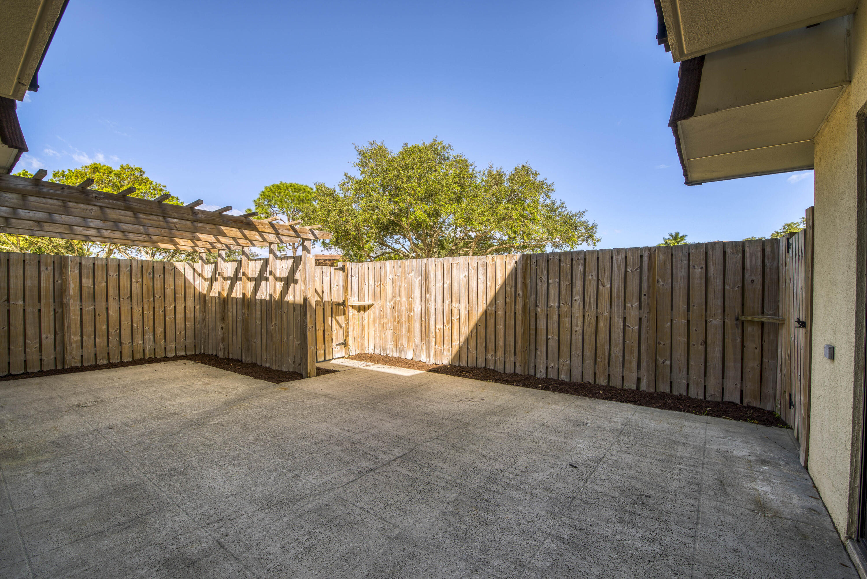 1607 16th, Palm Beach Gardens FL 33418