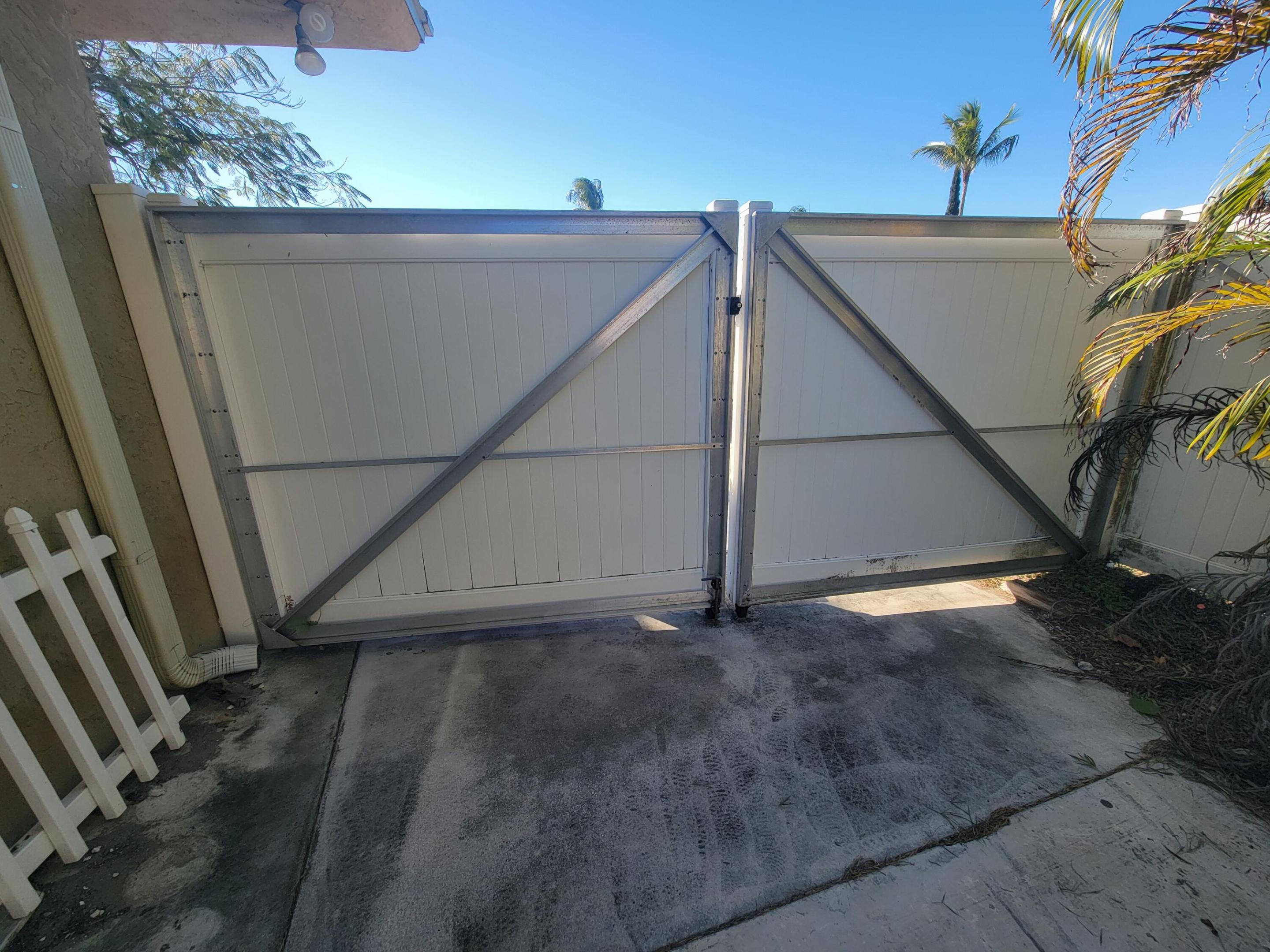 6223 Allen, Jupiter FL 33458
