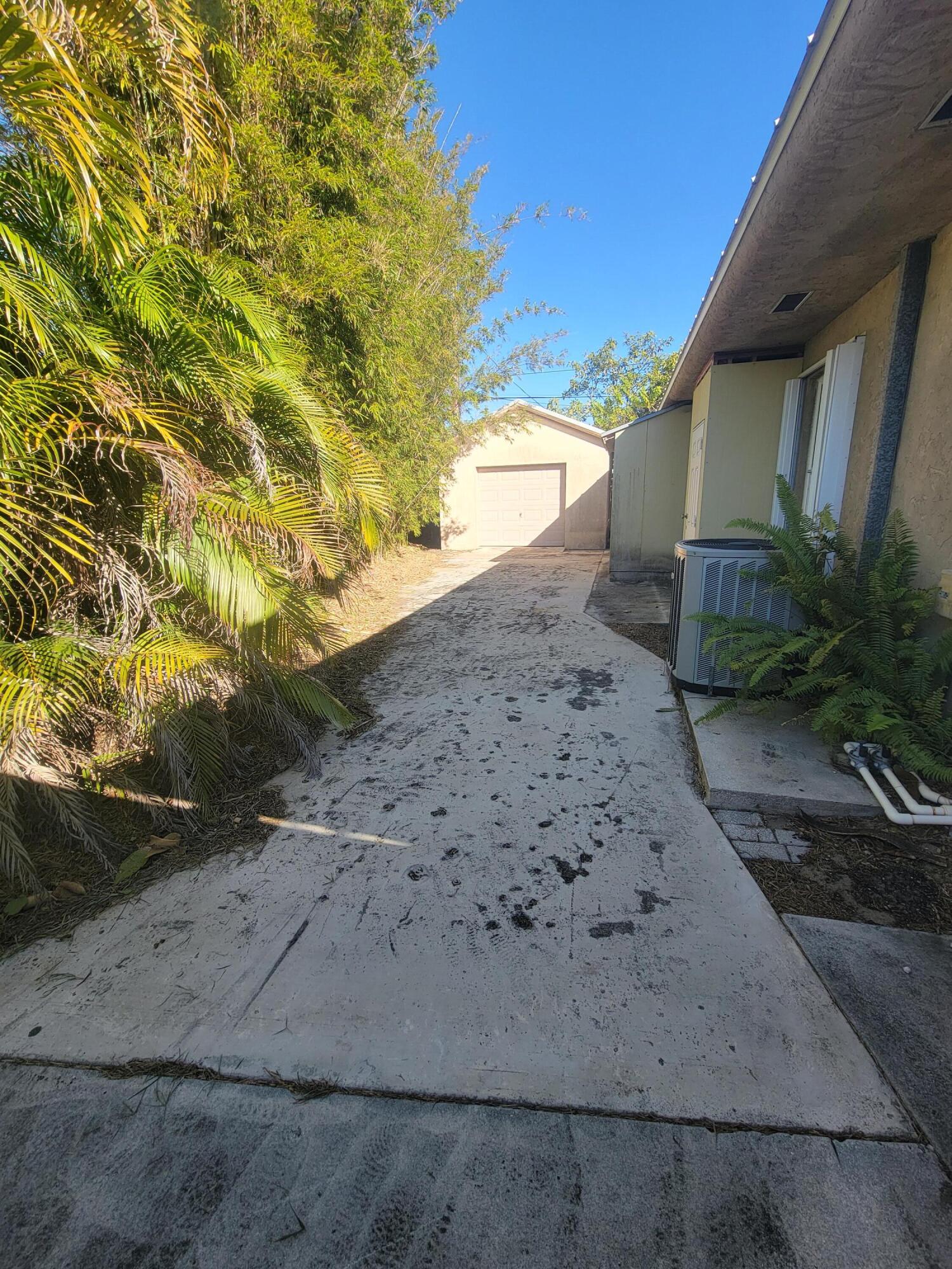 6223 Allen, Jupiter FL 33458