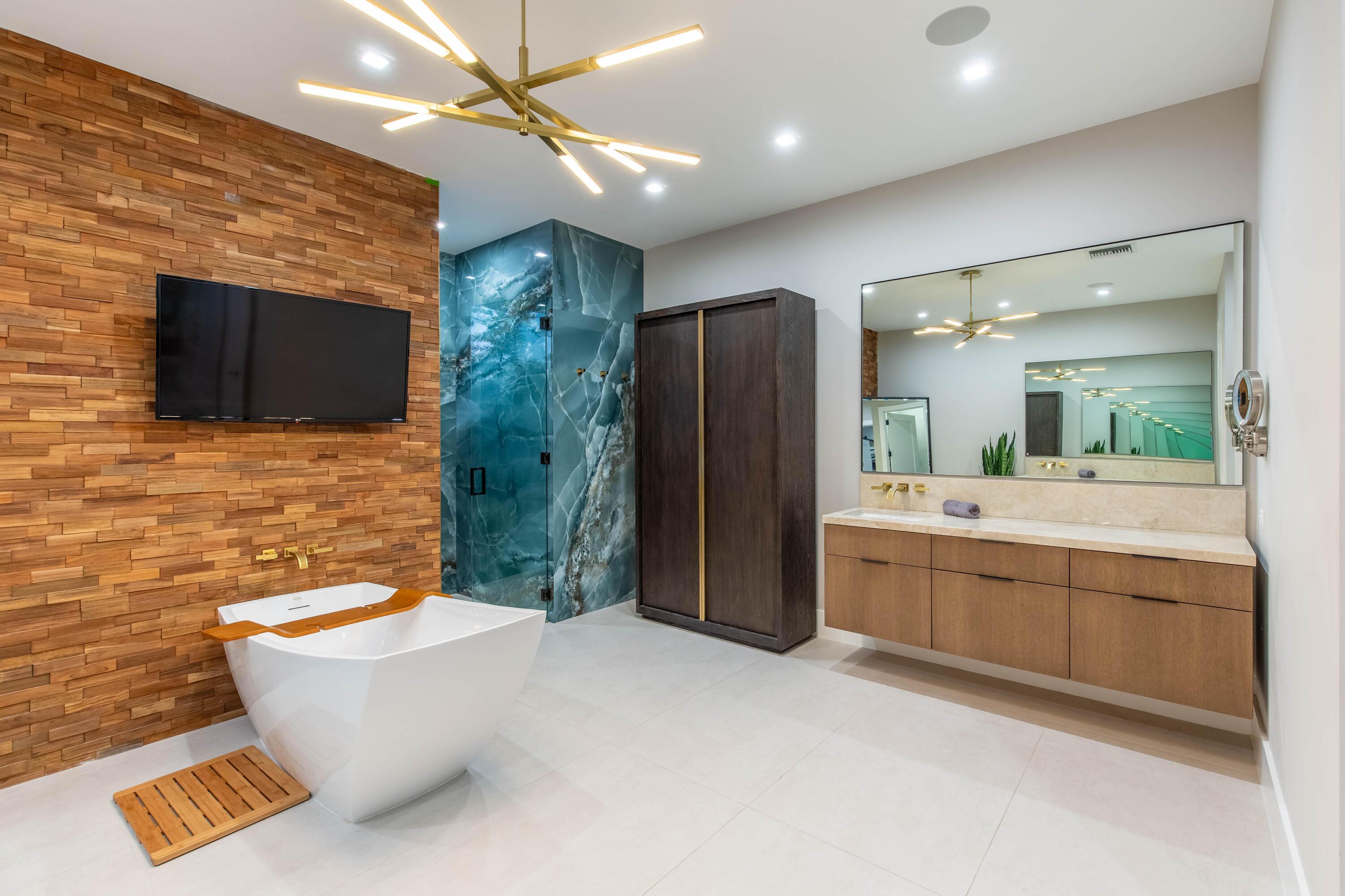 1768 Breakers West, West Palm Beach FL 33411