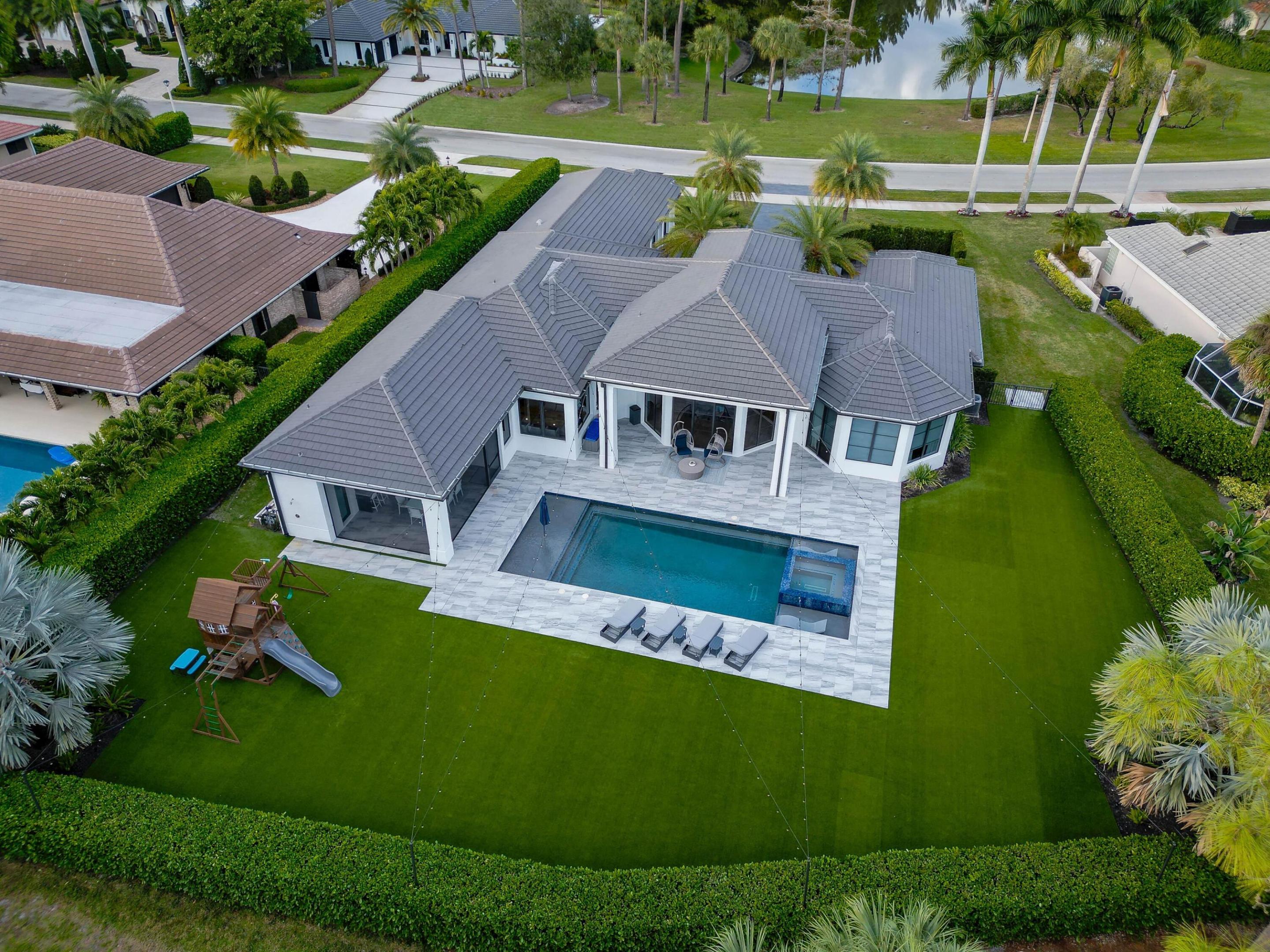 1768 Breakers West, West Palm Beach FL 33411
