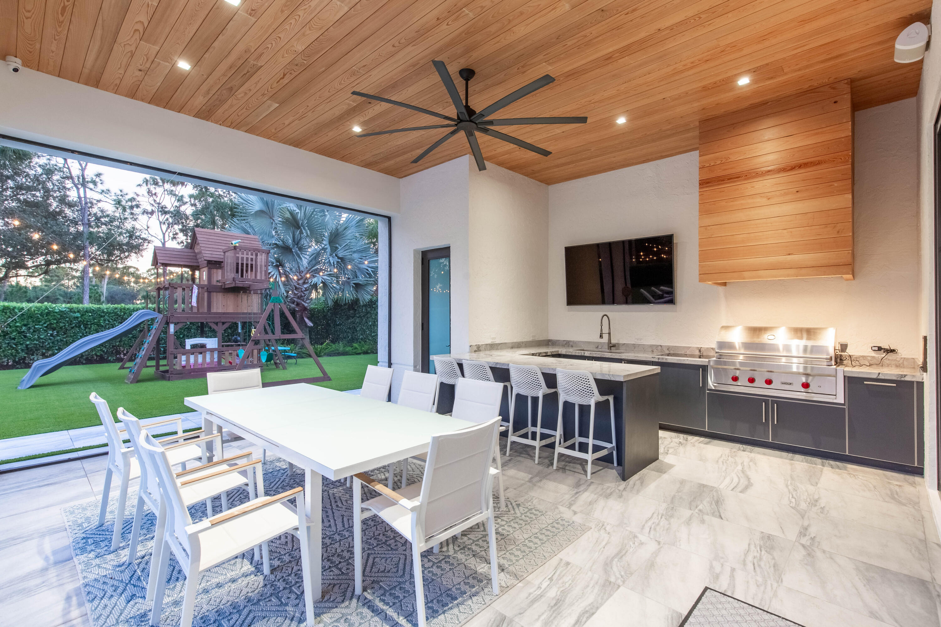 1768 Breakers West, West Palm Beach FL 33411