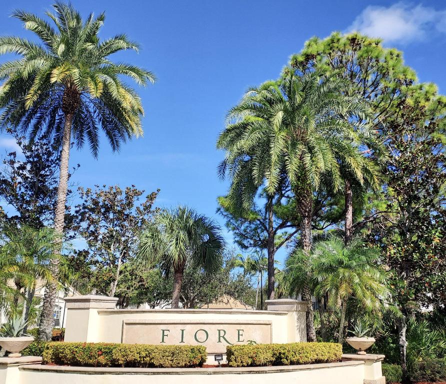 2204 Myrtlewood, Palm Beach Gardens FL 33418