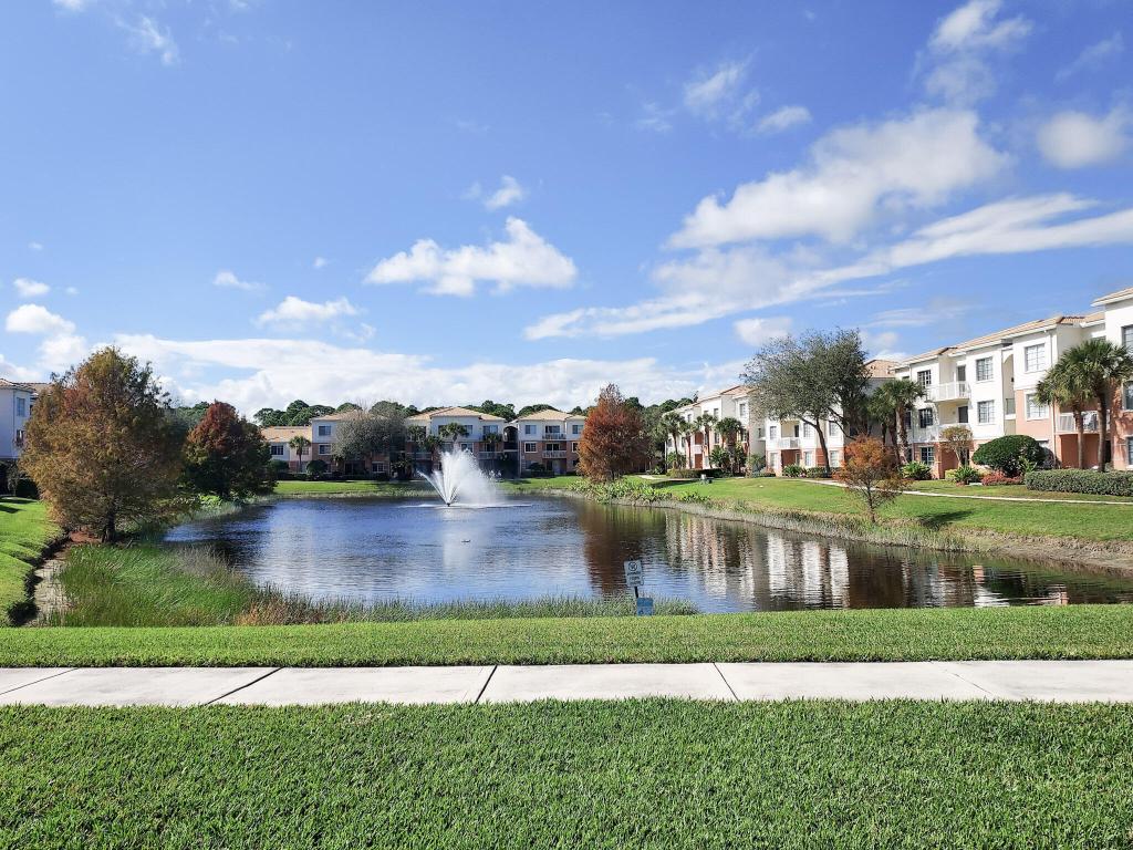 2204 Myrtlewood, Palm Beach Gardens FL 33418