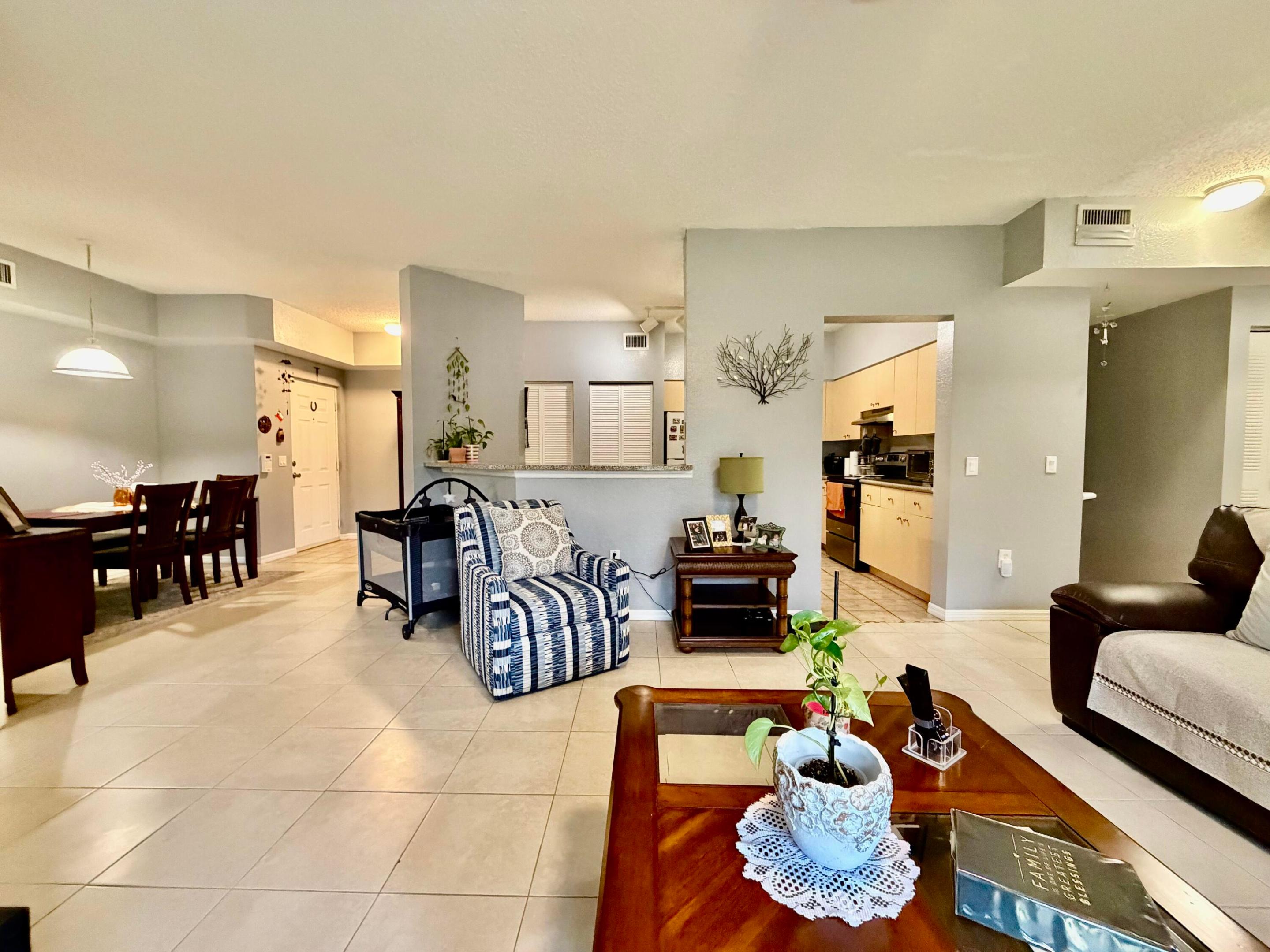 330 Crestwood #202, Royal Palm Beach FL 33411