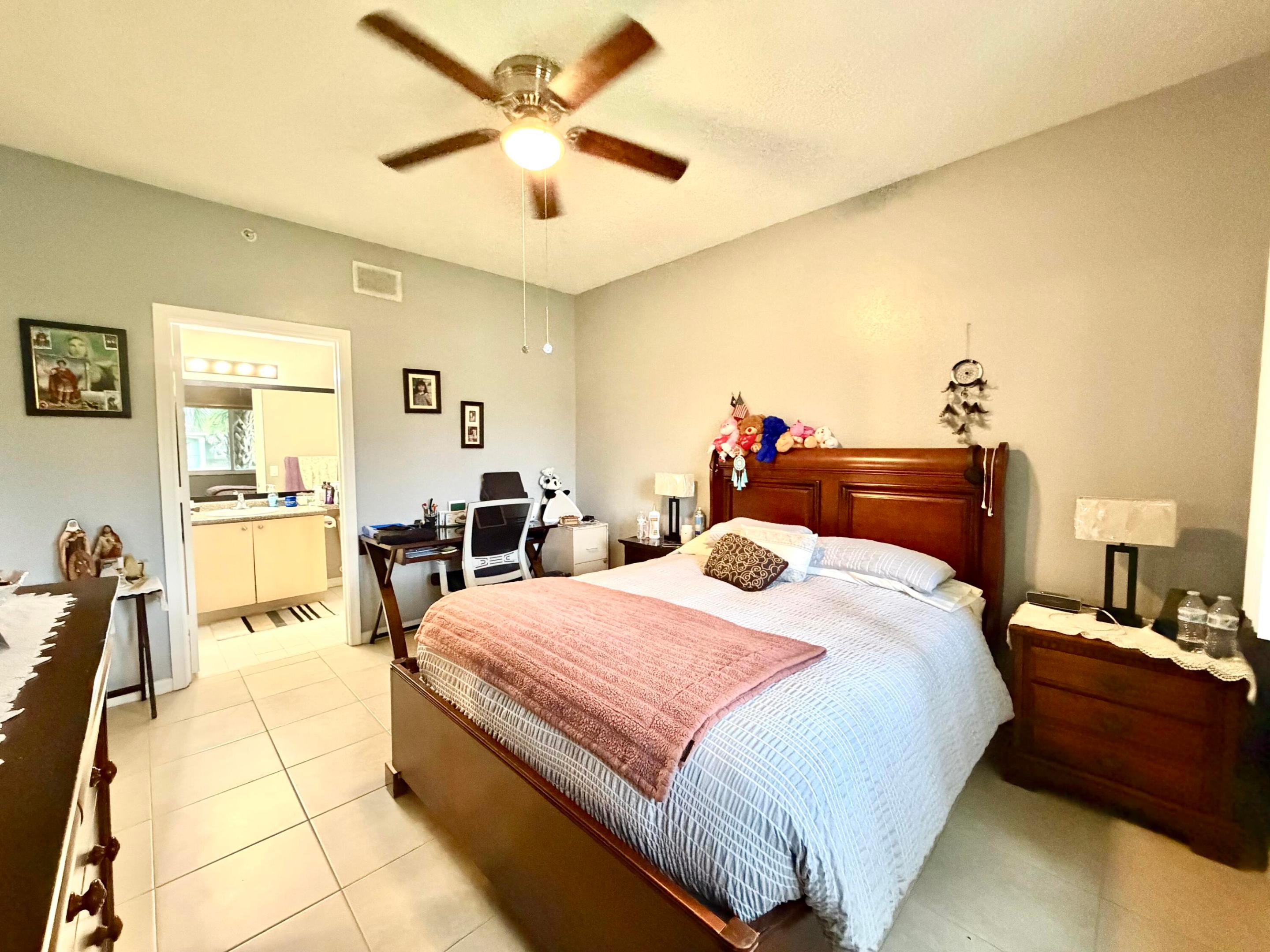 330 Crestwood #202, Royal Palm Beach FL 33411