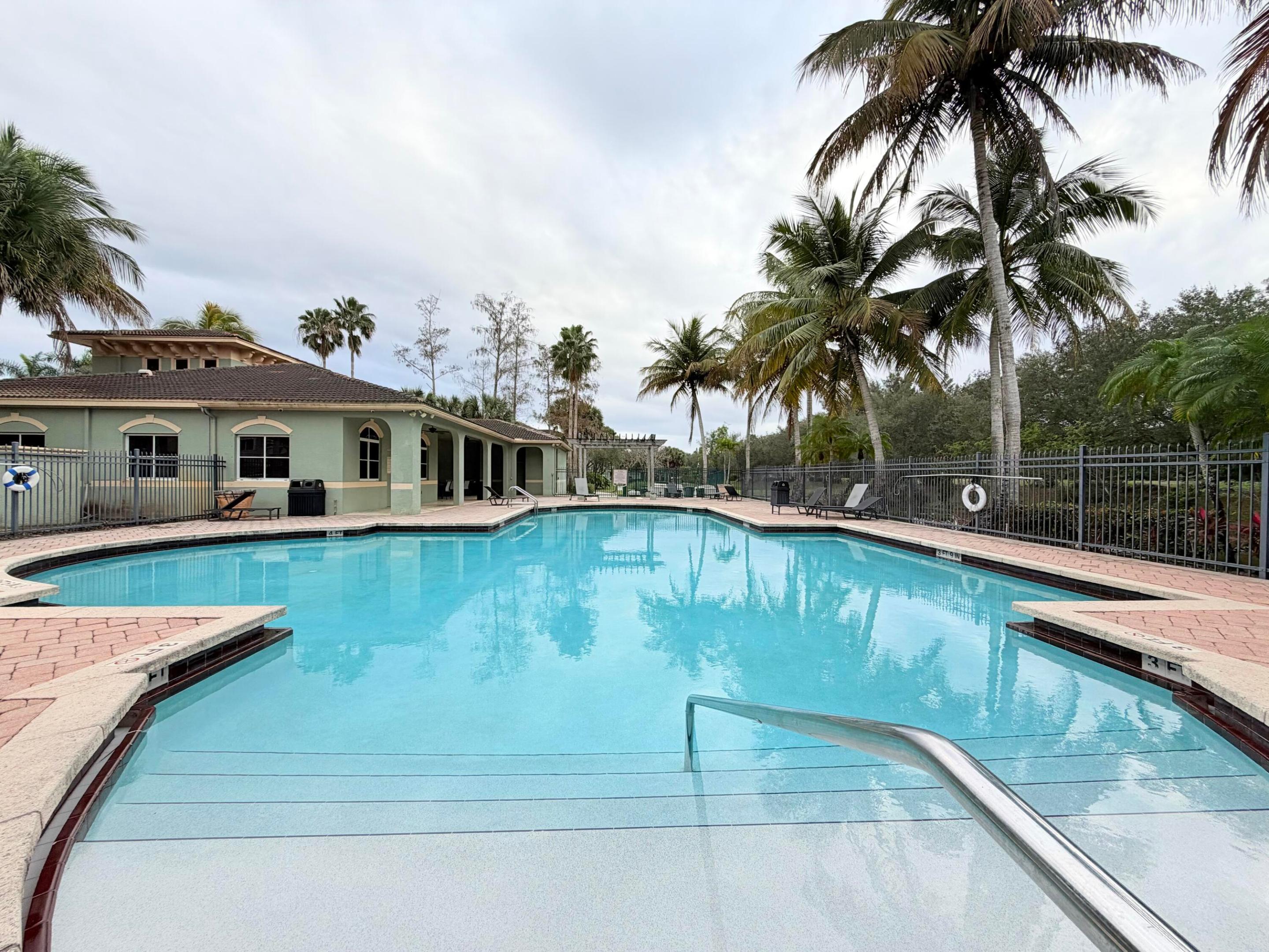 330 Crestwood #202, Royal Palm Beach FL 33411