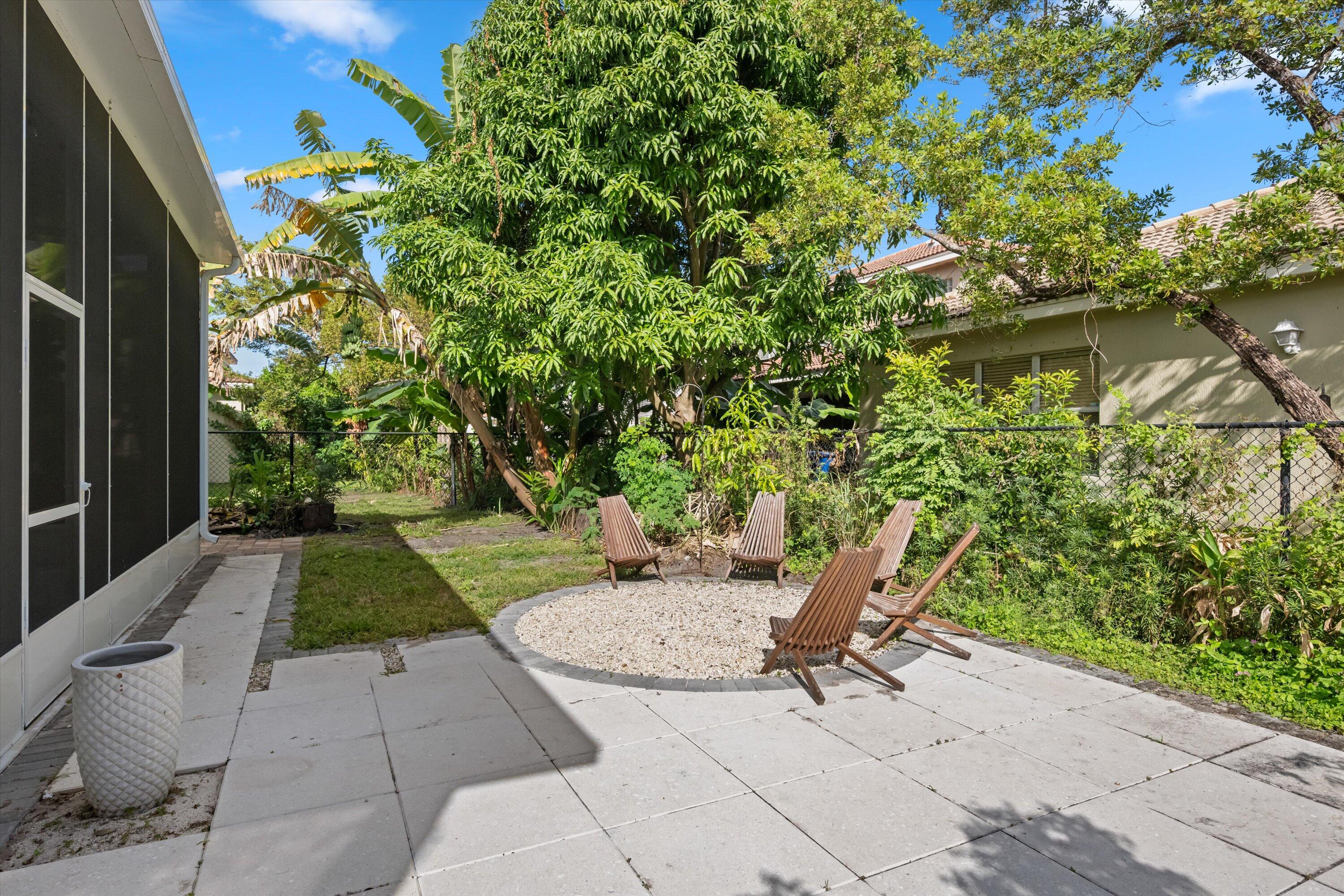 1222 Rose Gate, Riviera Beach FL 33404
