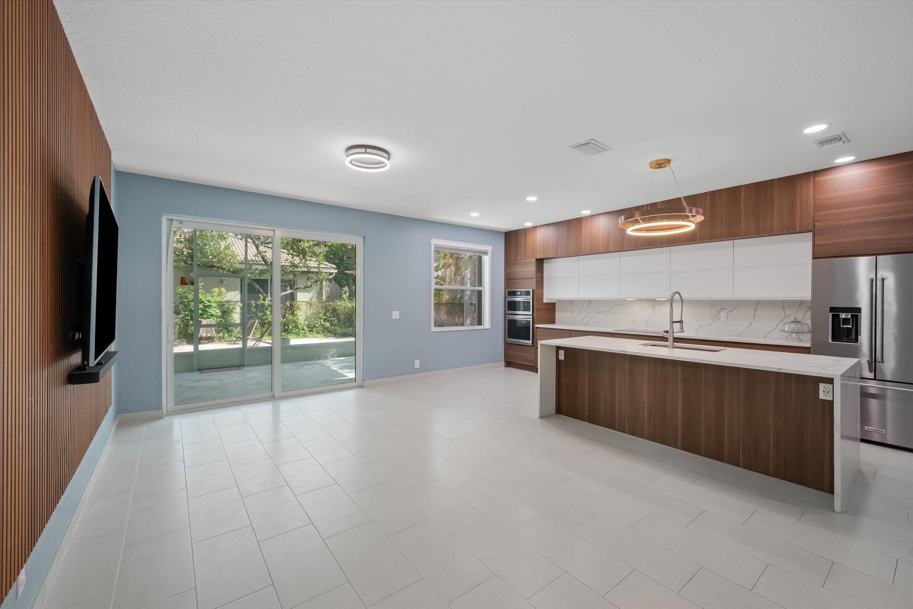 1222 Rose Gate, Riviera Beach FL 33404