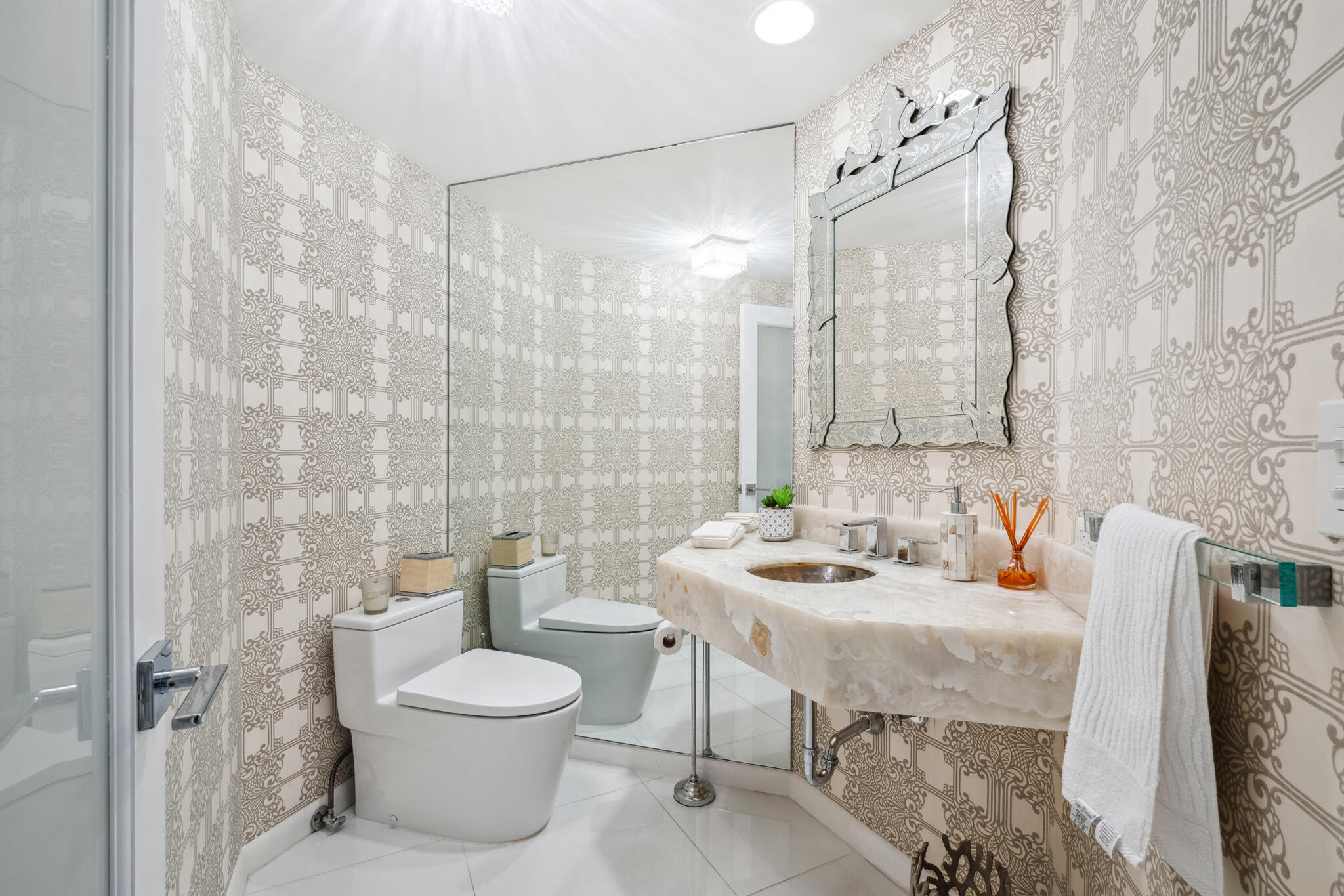 2100 S Ocean #Ph 607n, Palm Beach FL 33480
