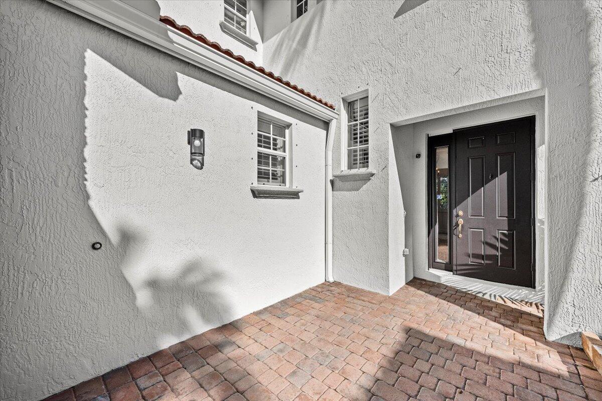 1062 Vintner, Palm Beach Gardens FL 33410