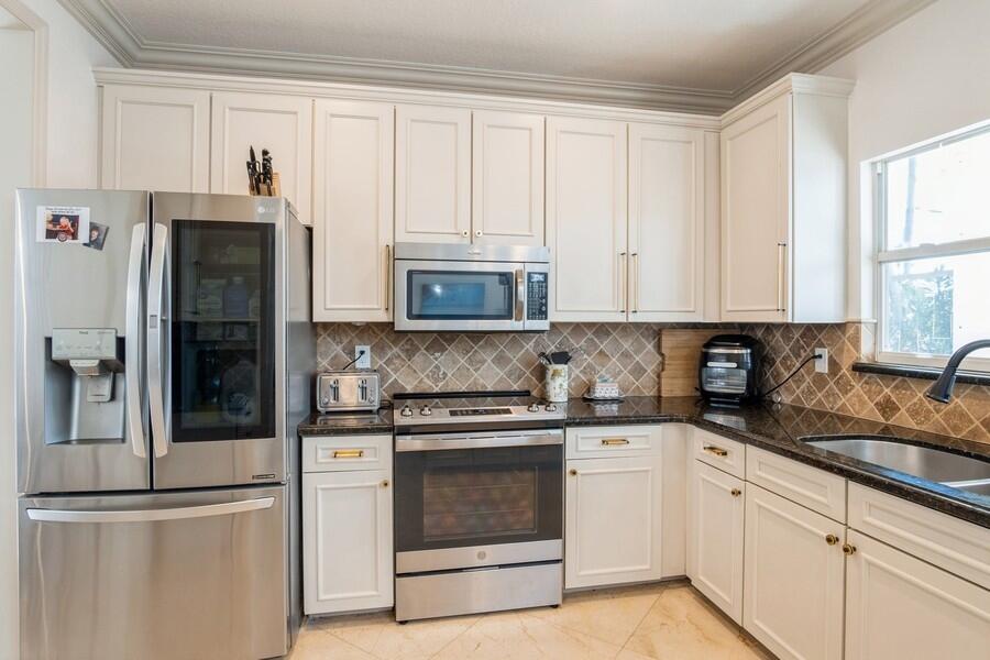 6031 Robinson, Jupiter FL 33458