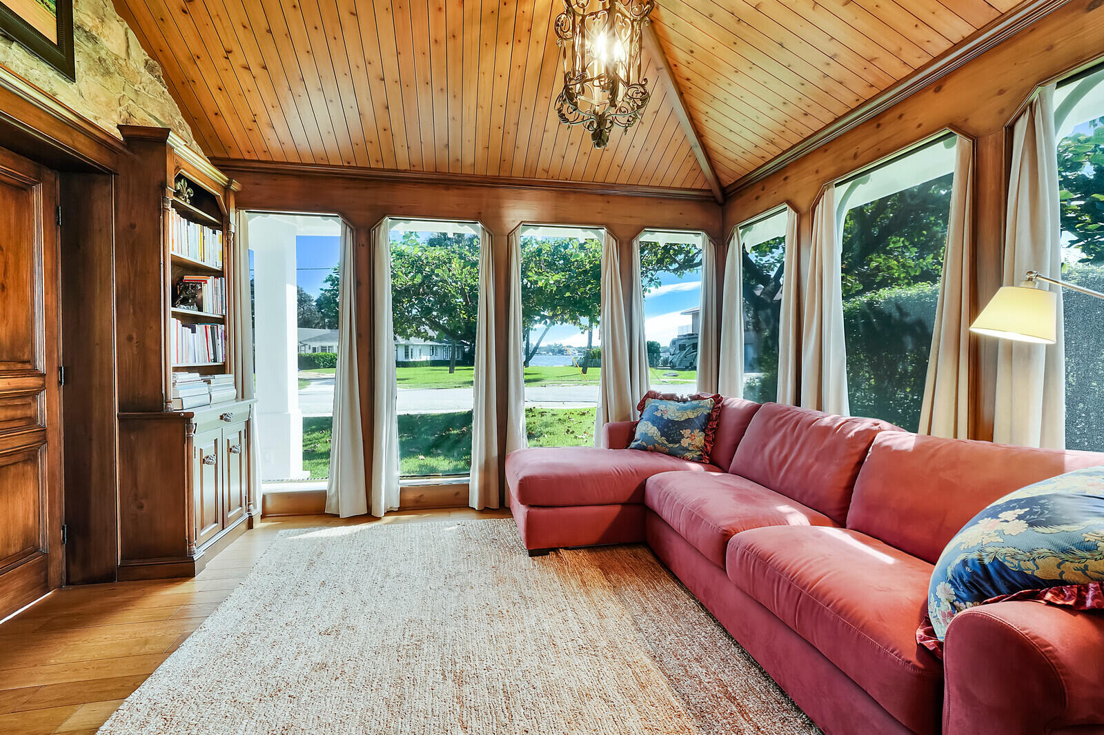 137 S Oak, Lantana FL 33462
