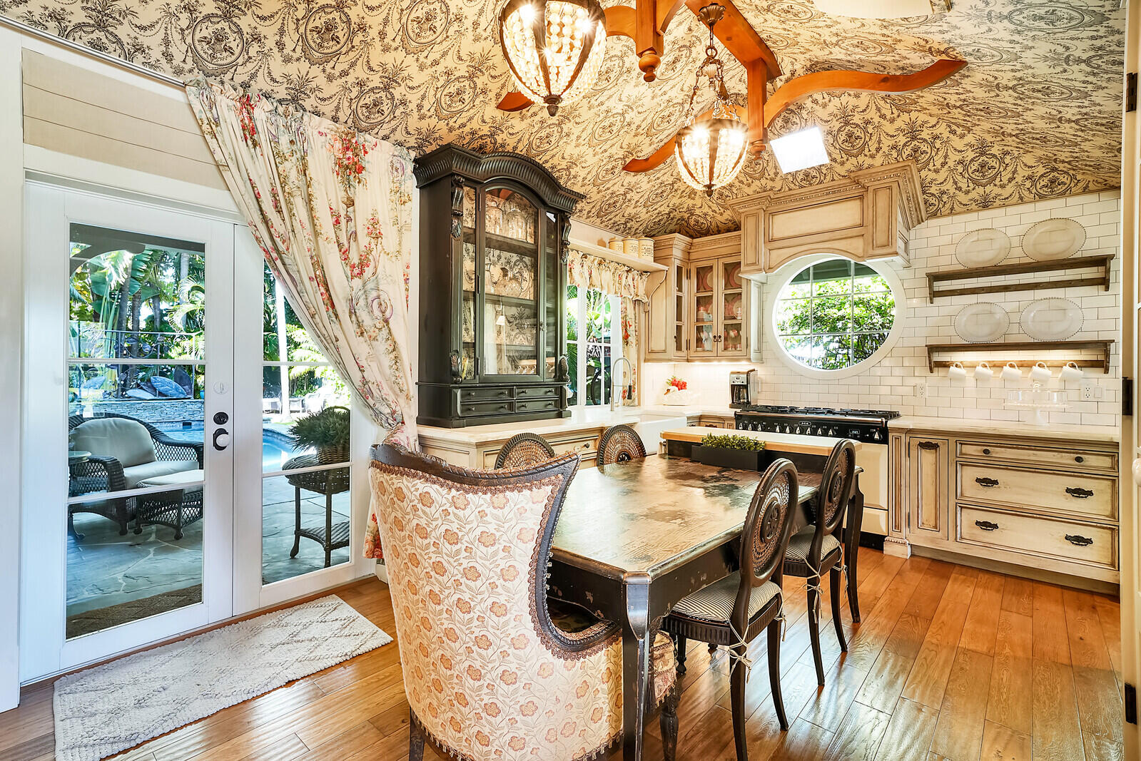 137 S Oak, Lantana FL 33462