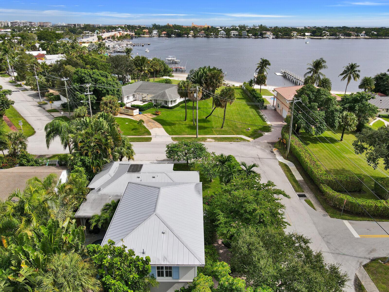 137 S Oak, Lantana FL 33462