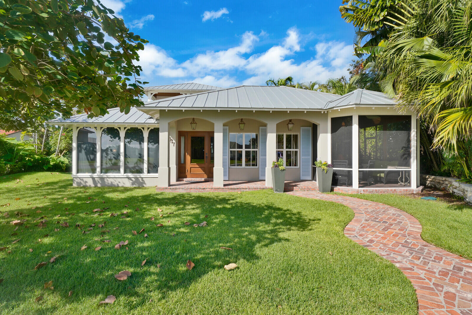 137 S Oak, Lantana FL 33462