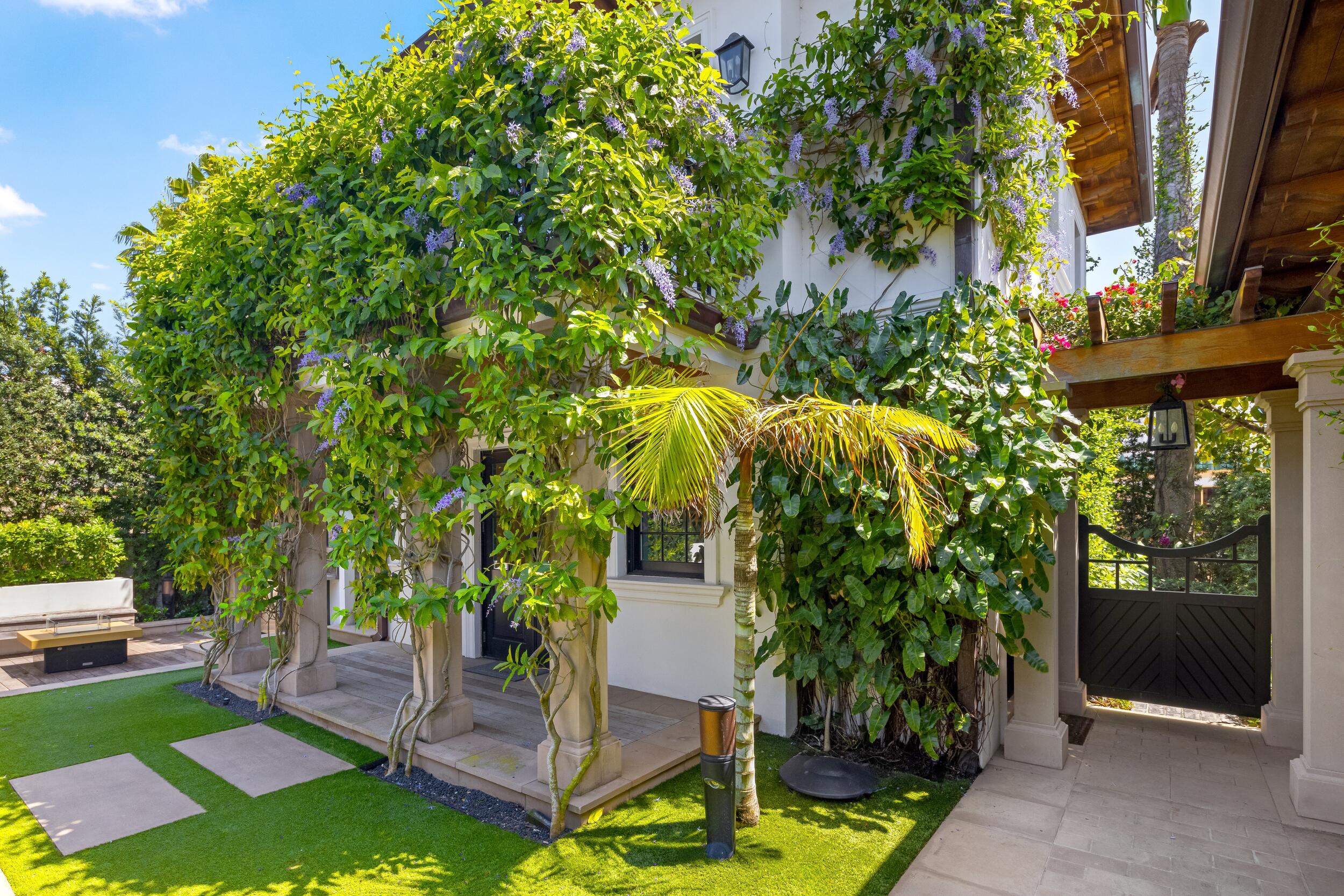 1053 N Lake, Palm Beach FL 33480