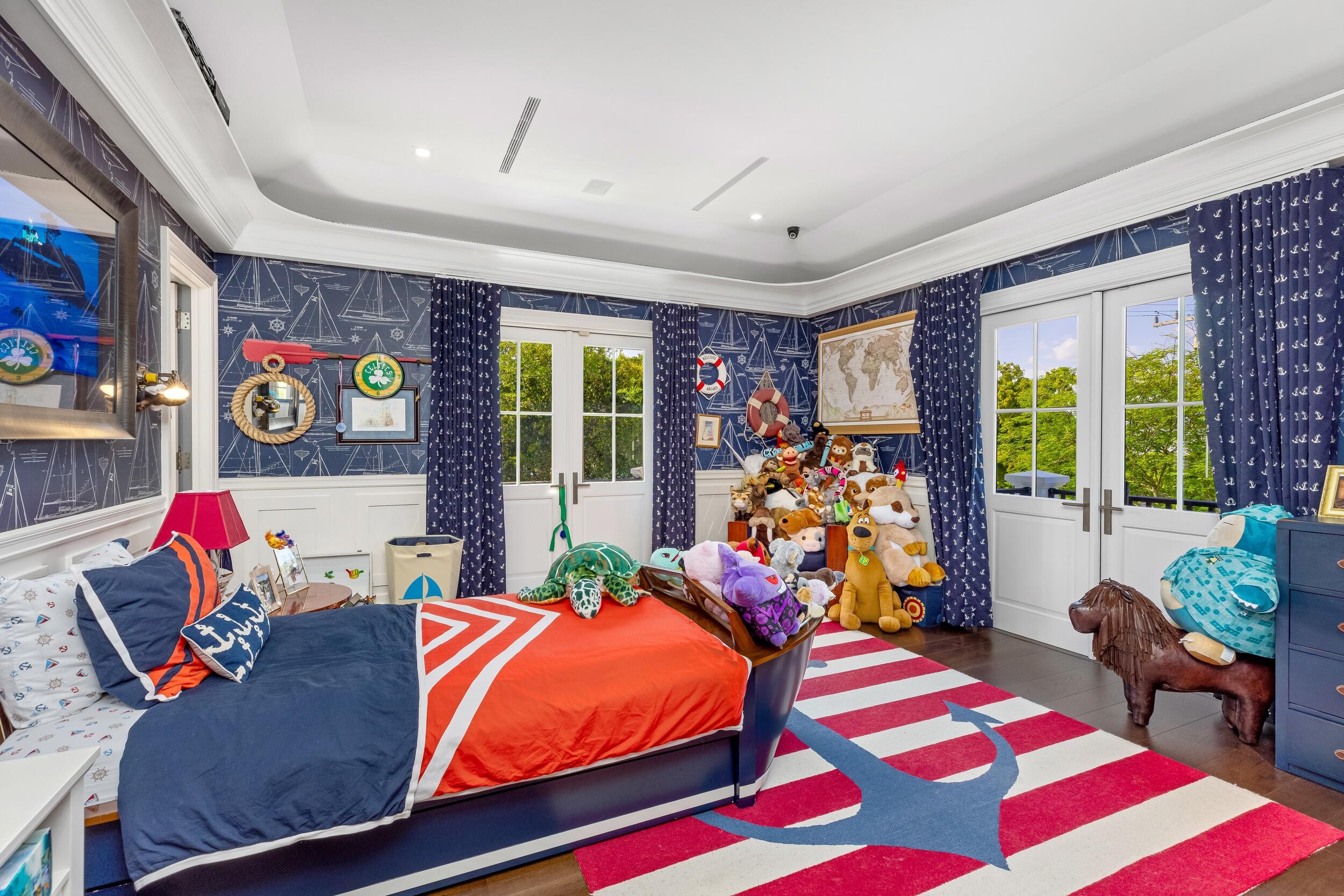 1053 N Lake, Palm Beach FL 33480