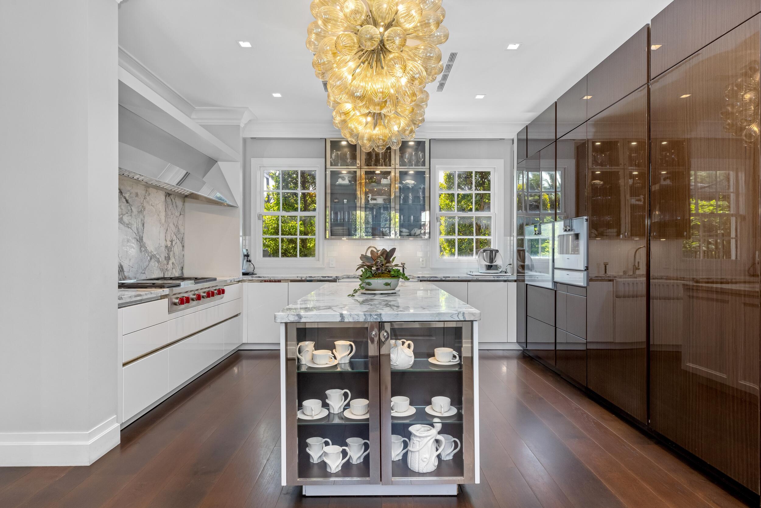 1053 N Lake, Palm Beach FL 33480