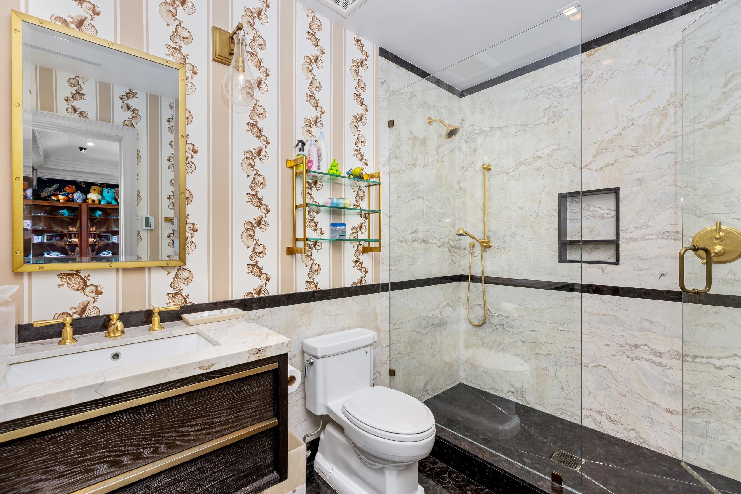 1053 N Lake, Palm Beach FL 33480