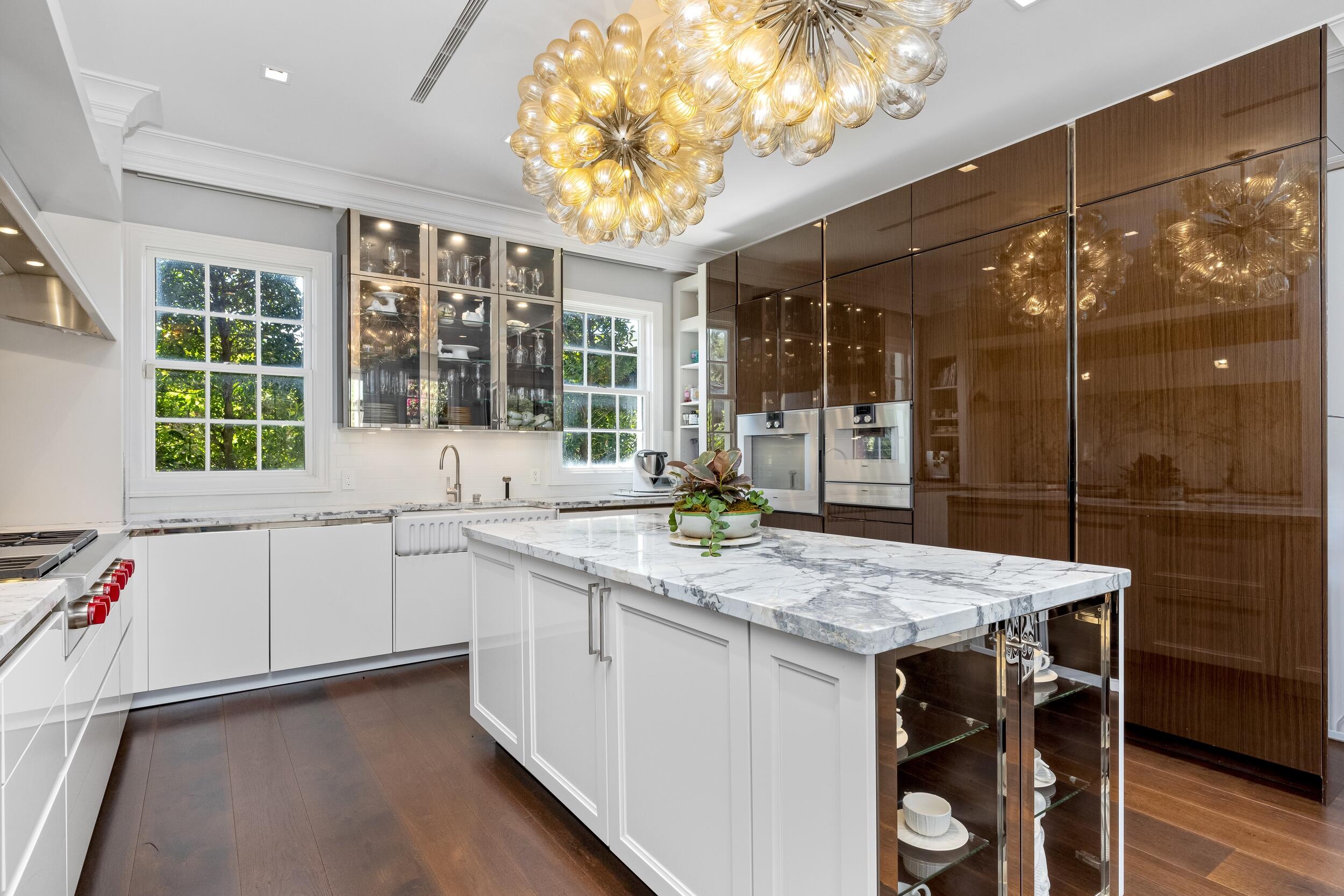 1053 N Lake, Palm Beach FL 33480