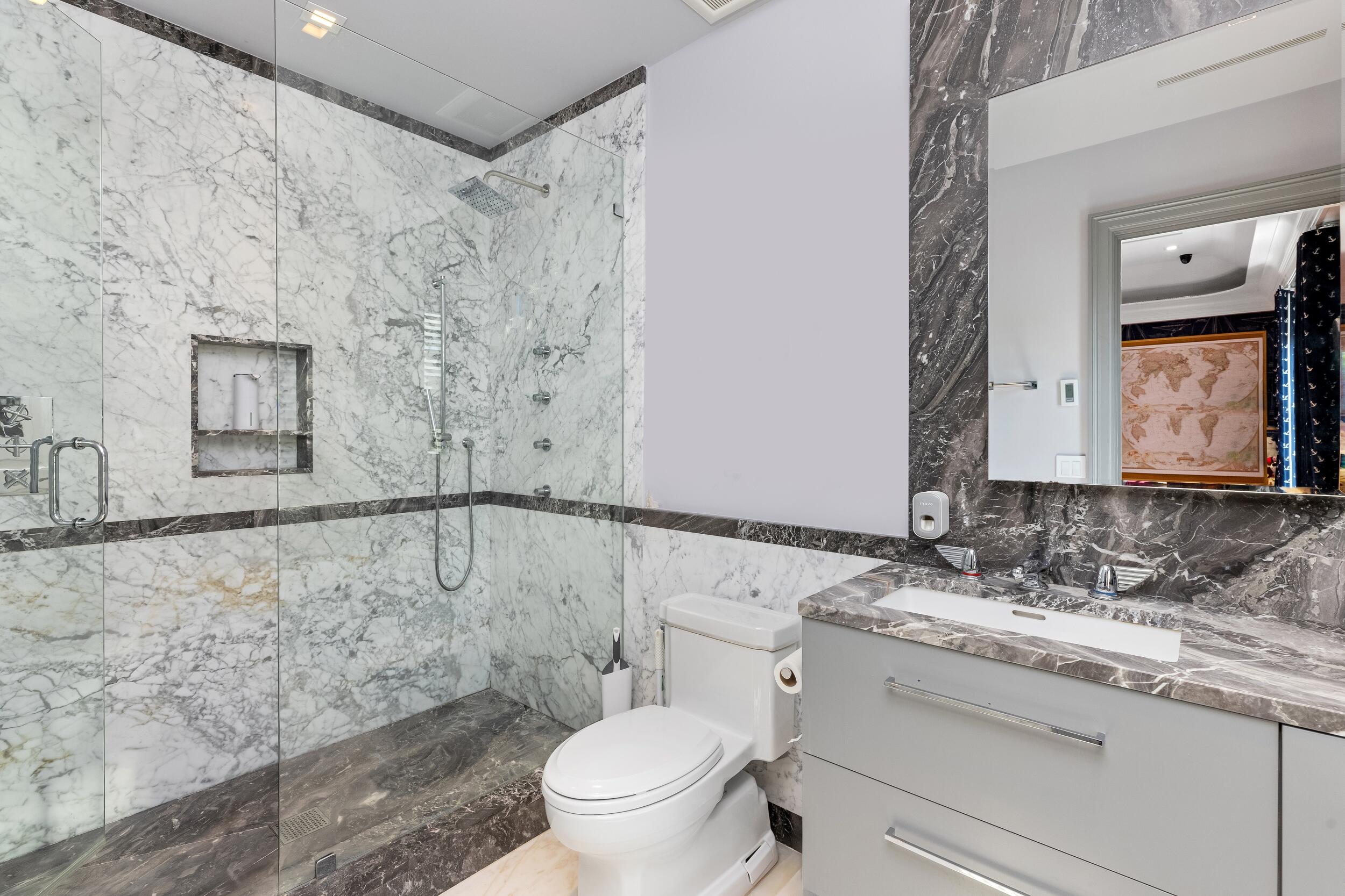1053 N Lake, Palm Beach FL 33480