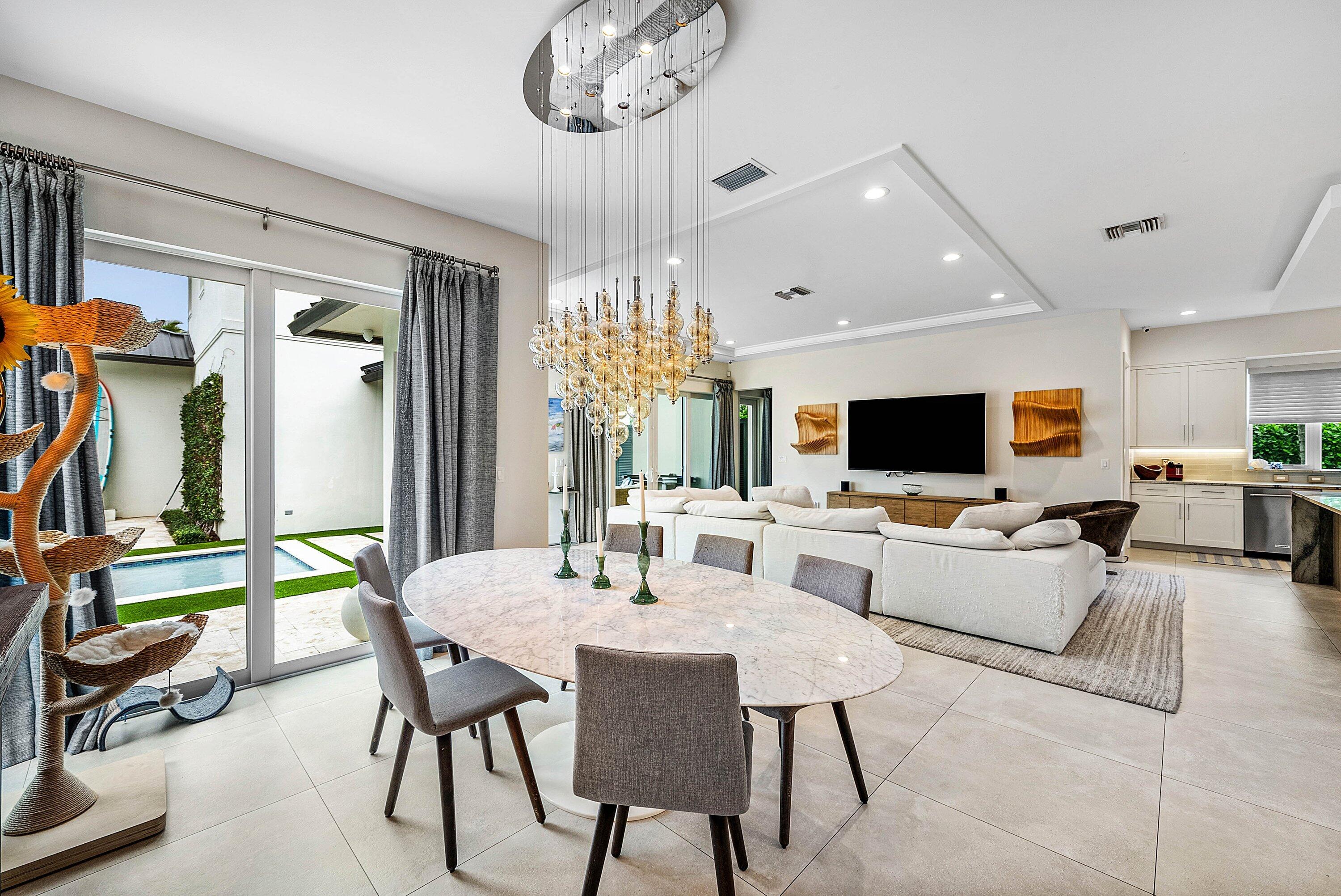 217 Gulfstream, Boynton Beach FL 33435