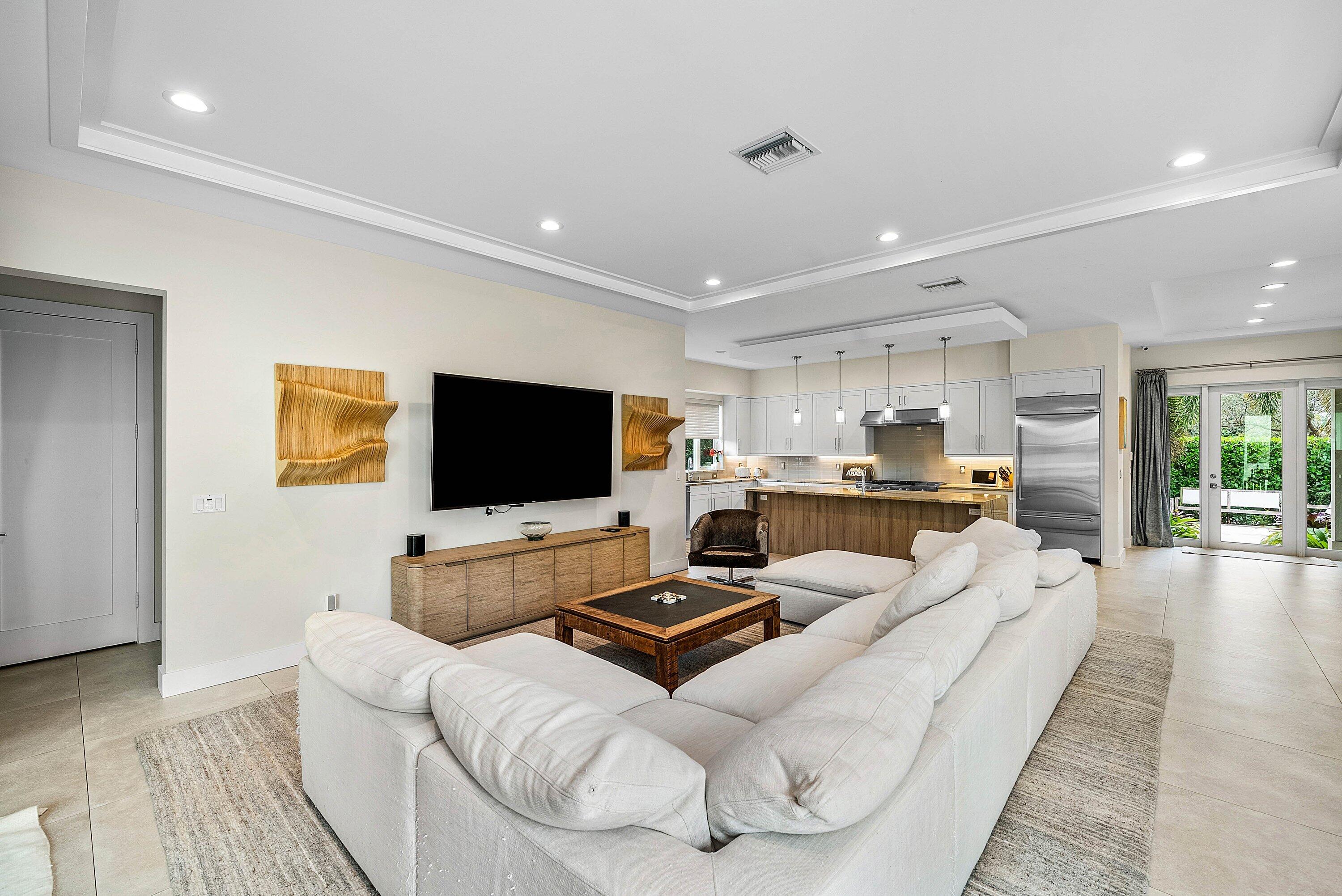 217 Gulfstream, Boynton Beach FL 33435
