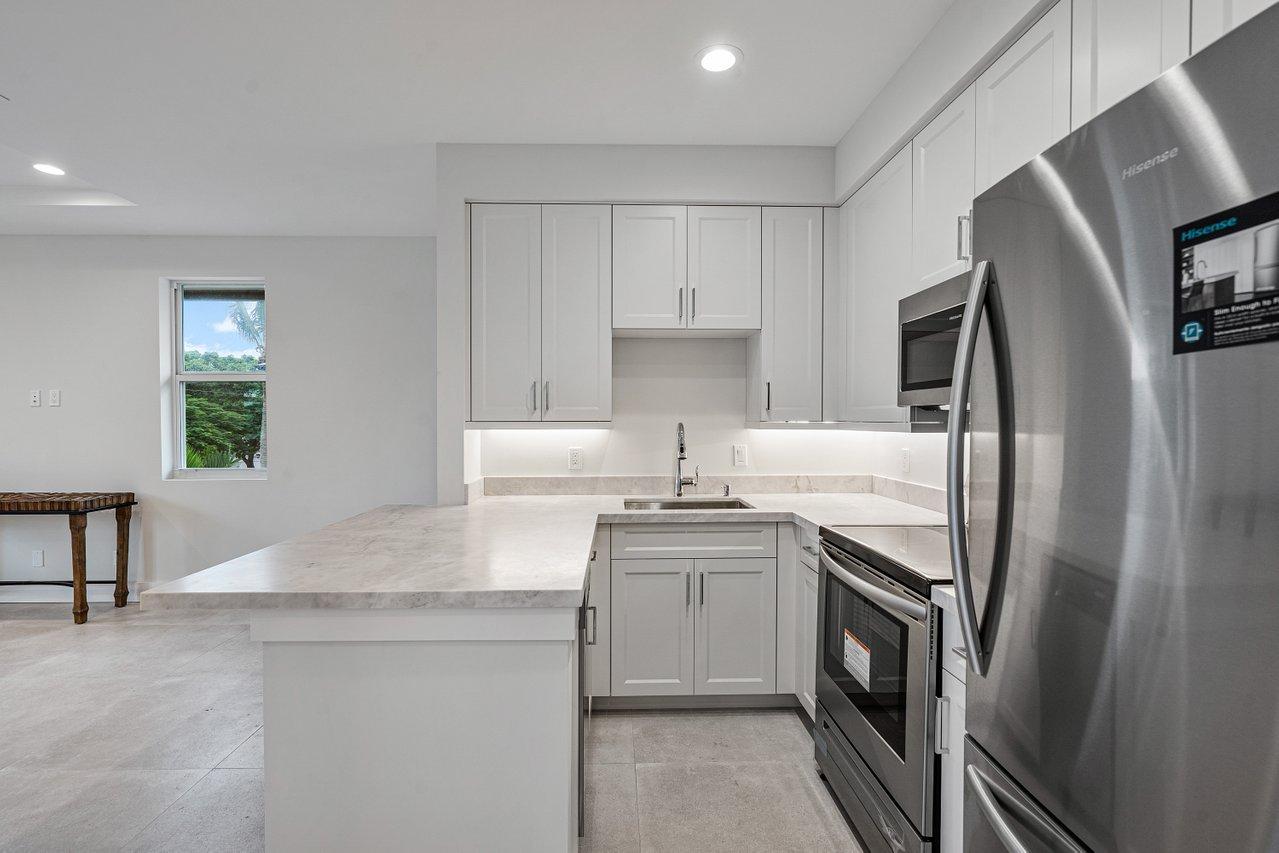 217 Gulfstream, Boynton Beach FL 33435
