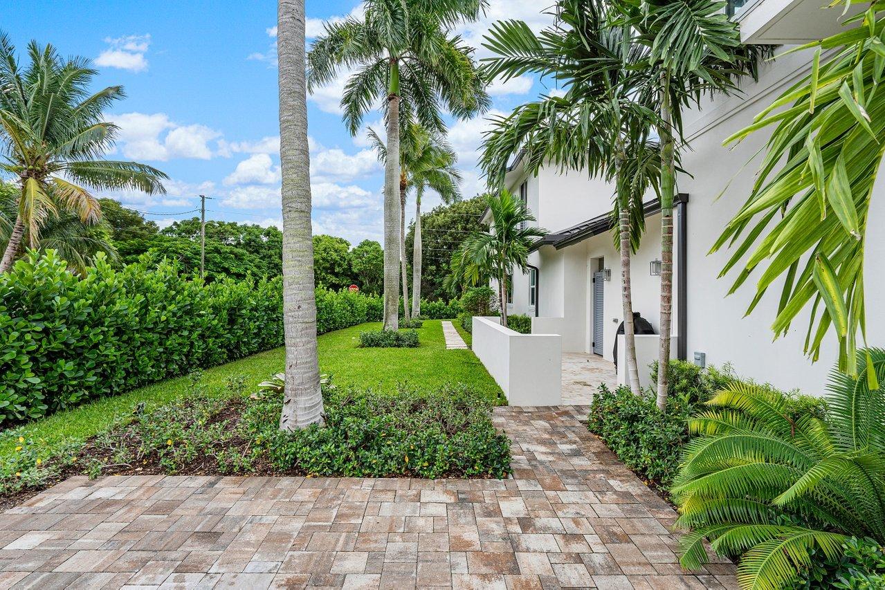 217 Gulfstream, Boynton Beach FL 33435