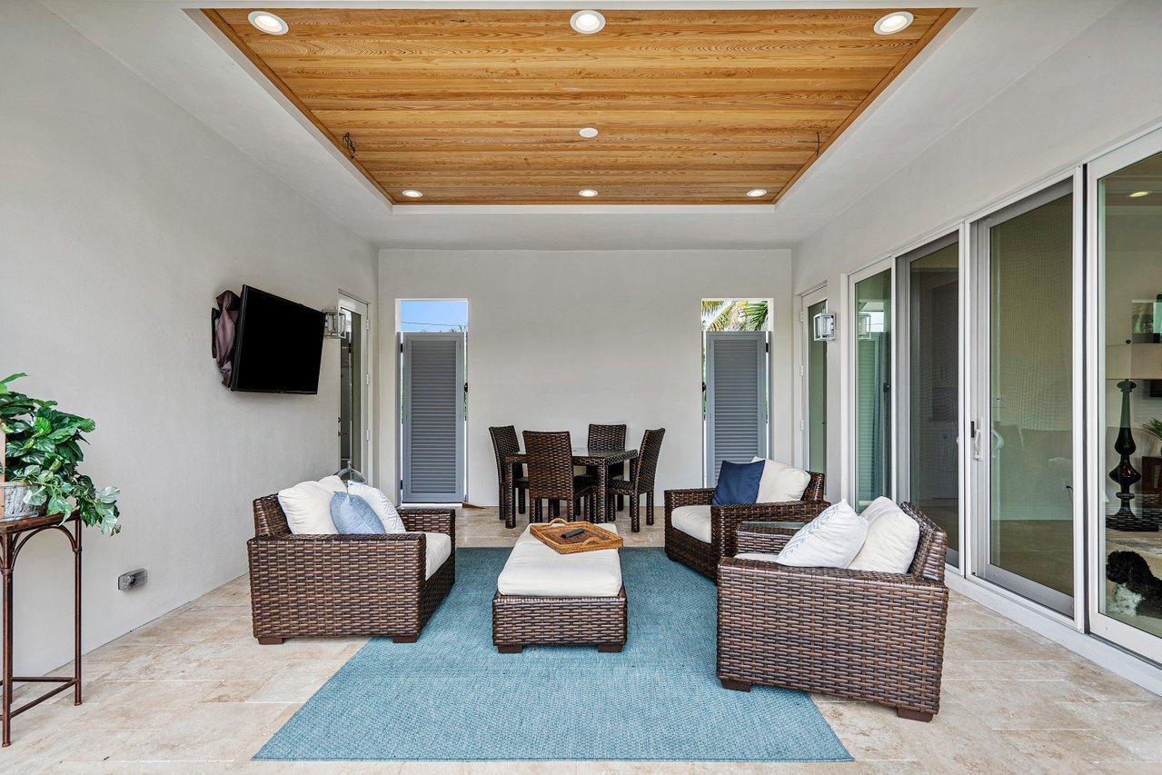 217 Gulfstream, Boynton Beach FL 33435