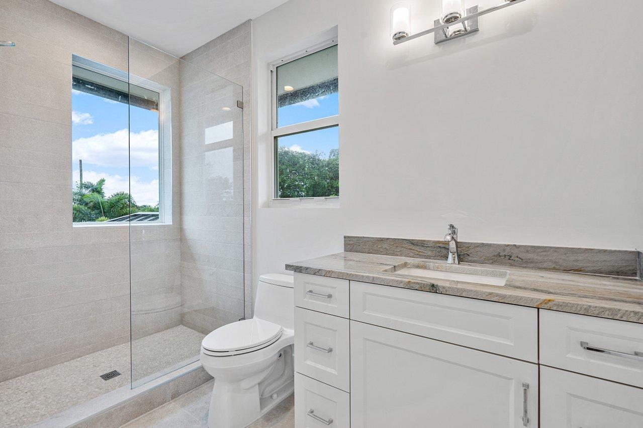 217 Gulfstream, Boynton Beach FL 33435