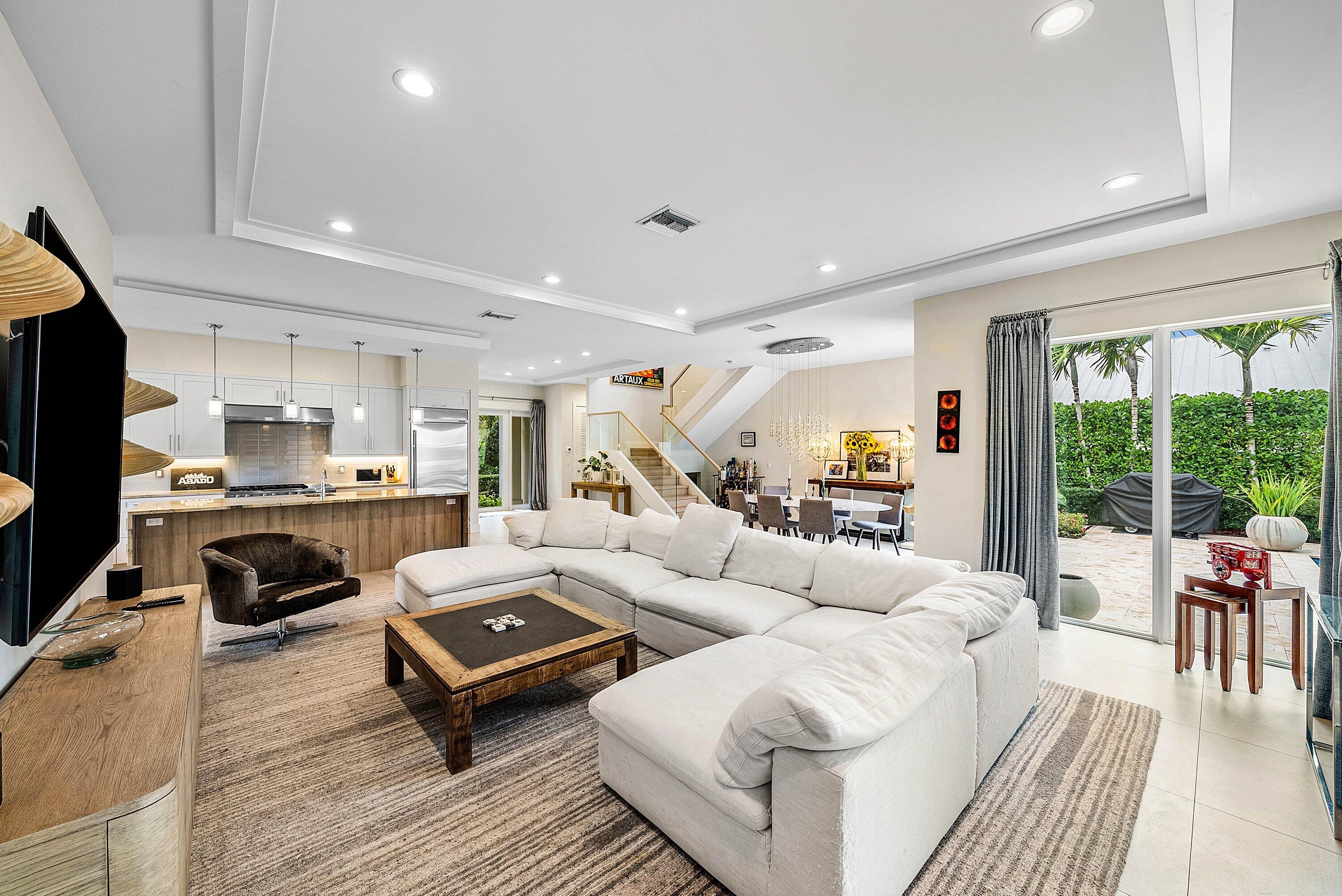 217 Gulfstream, Boynton Beach FL 33435