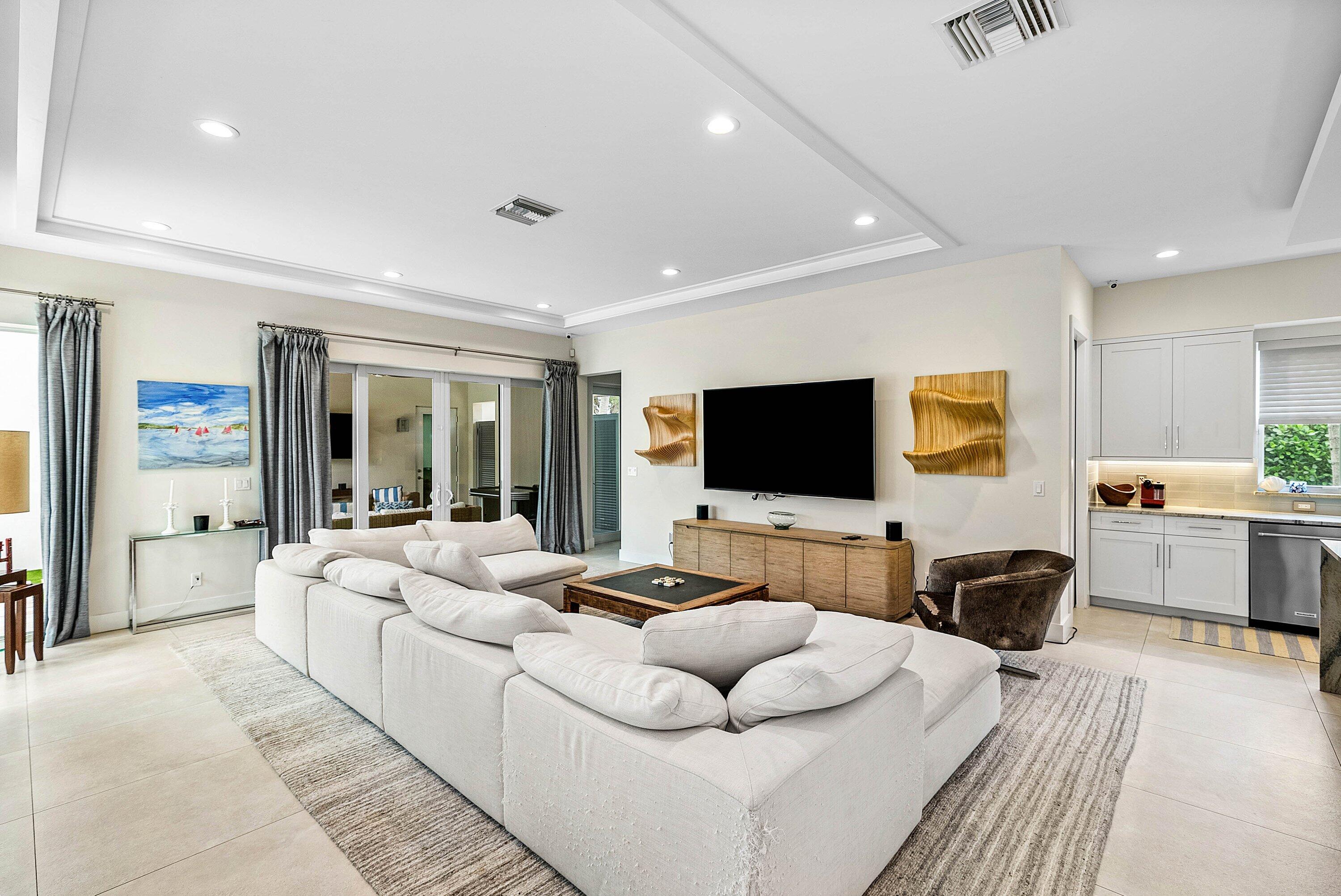 217 Gulfstream, Boynton Beach FL 33435