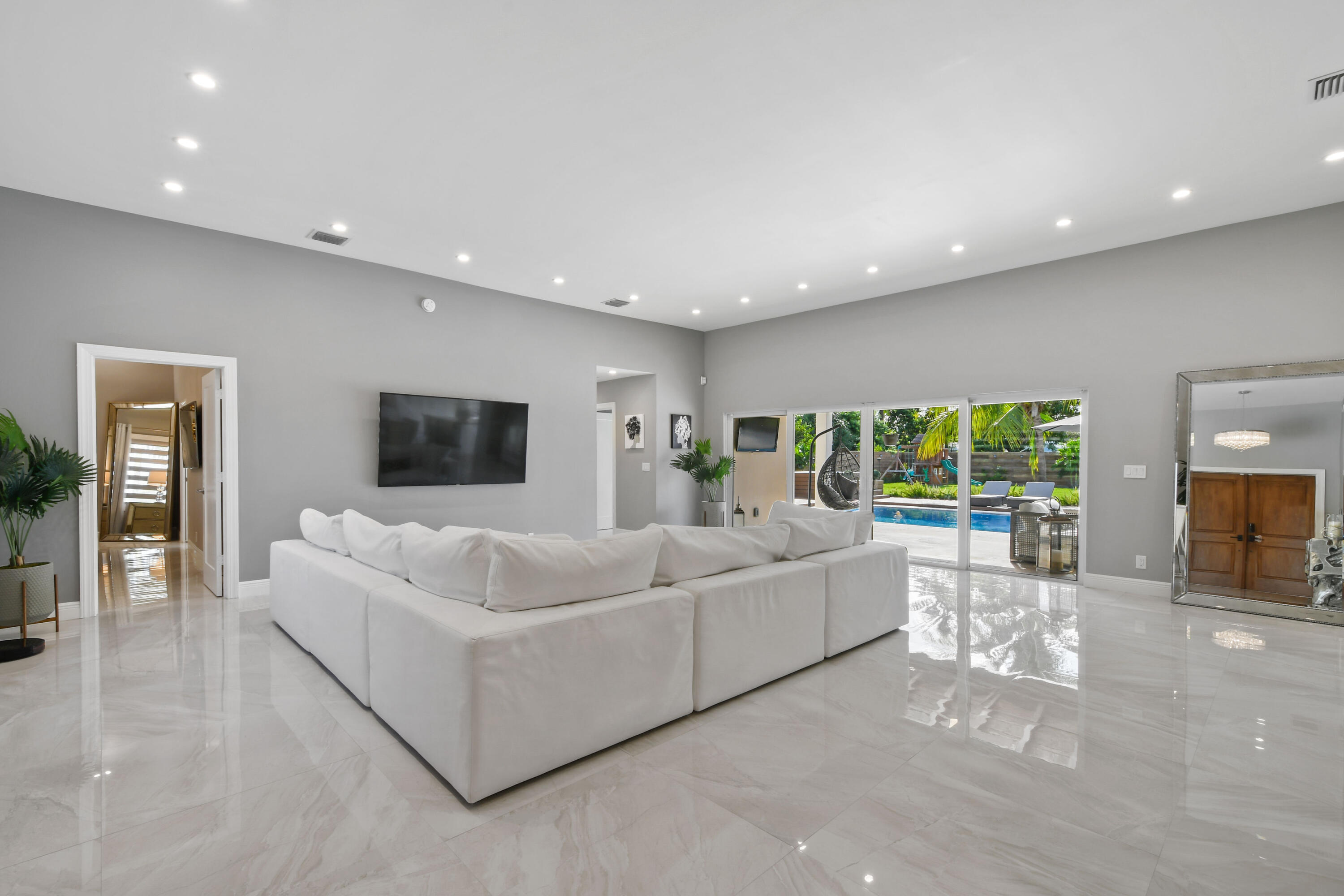 7101 W Lake, Lake Clarke Shores FL 33406