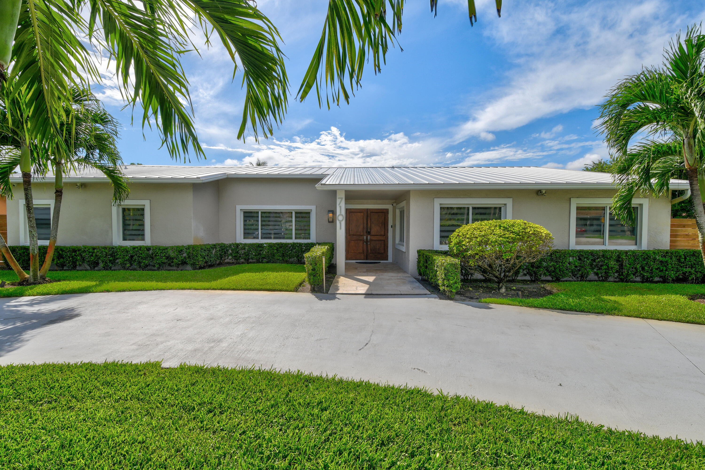 7101 W Lake, Lake Clarke Shores FL 33406