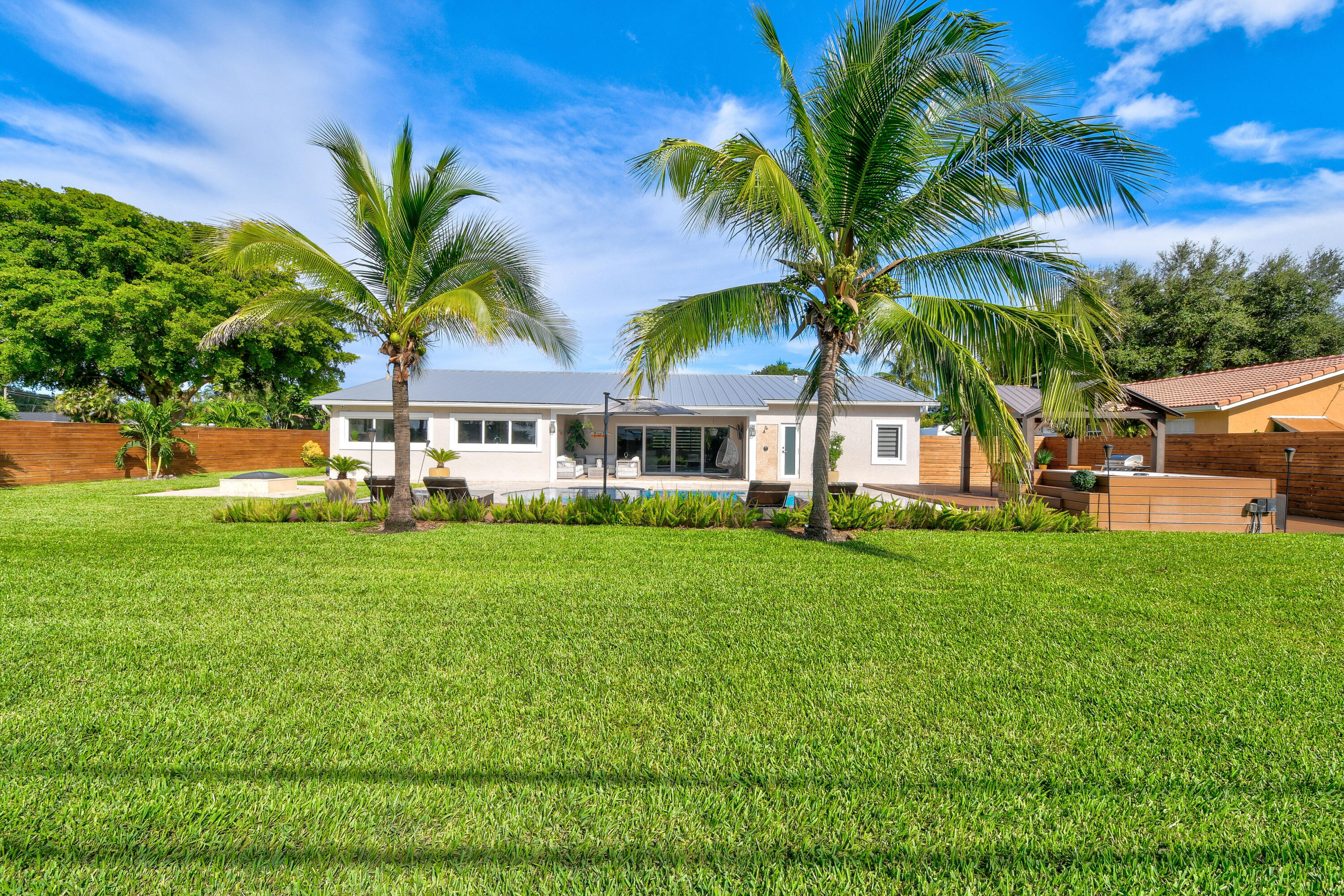 7101 W Lake, Lake Clarke Shores FL 33406