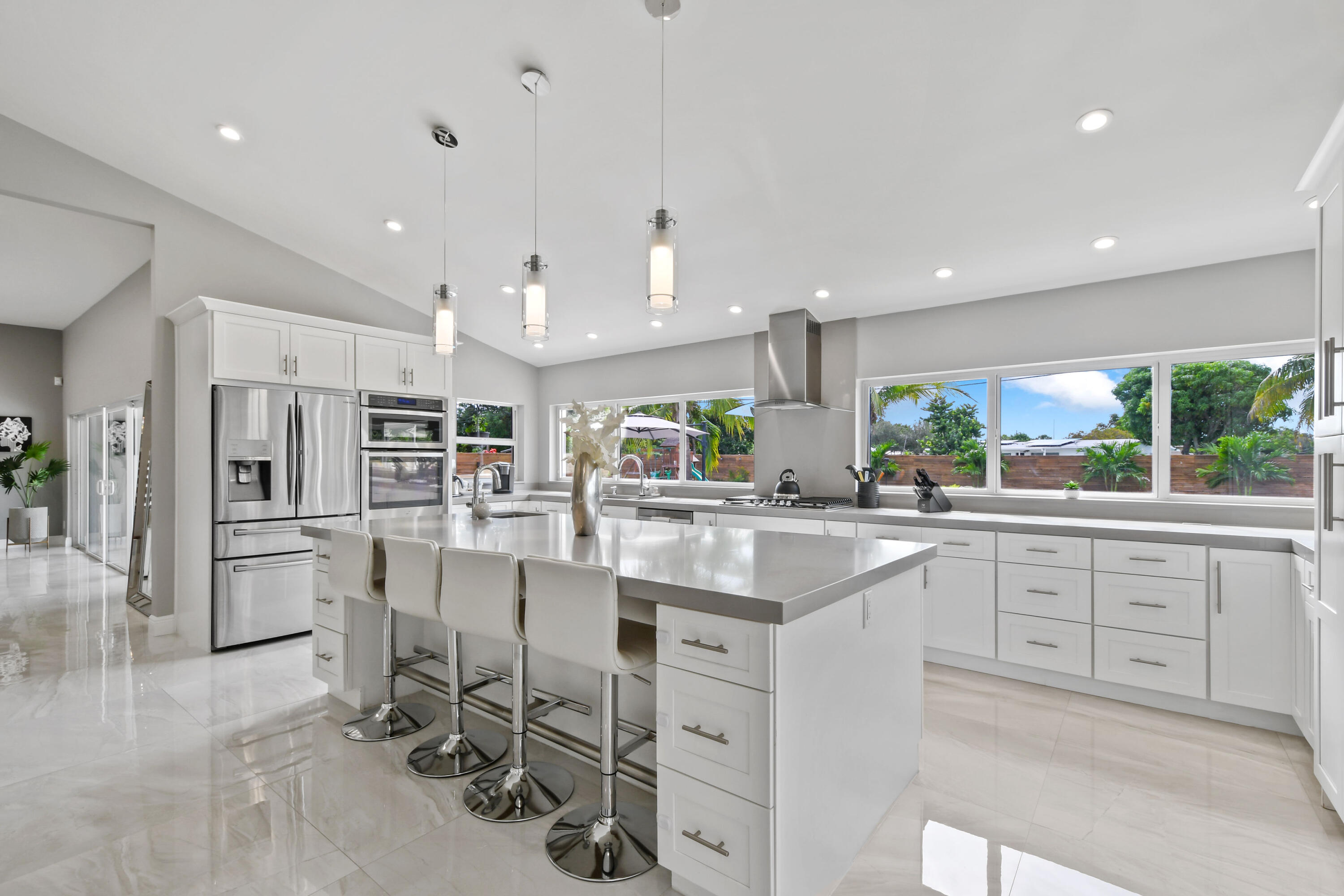 7101 W Lake, Lake Clarke Shores FL 33406