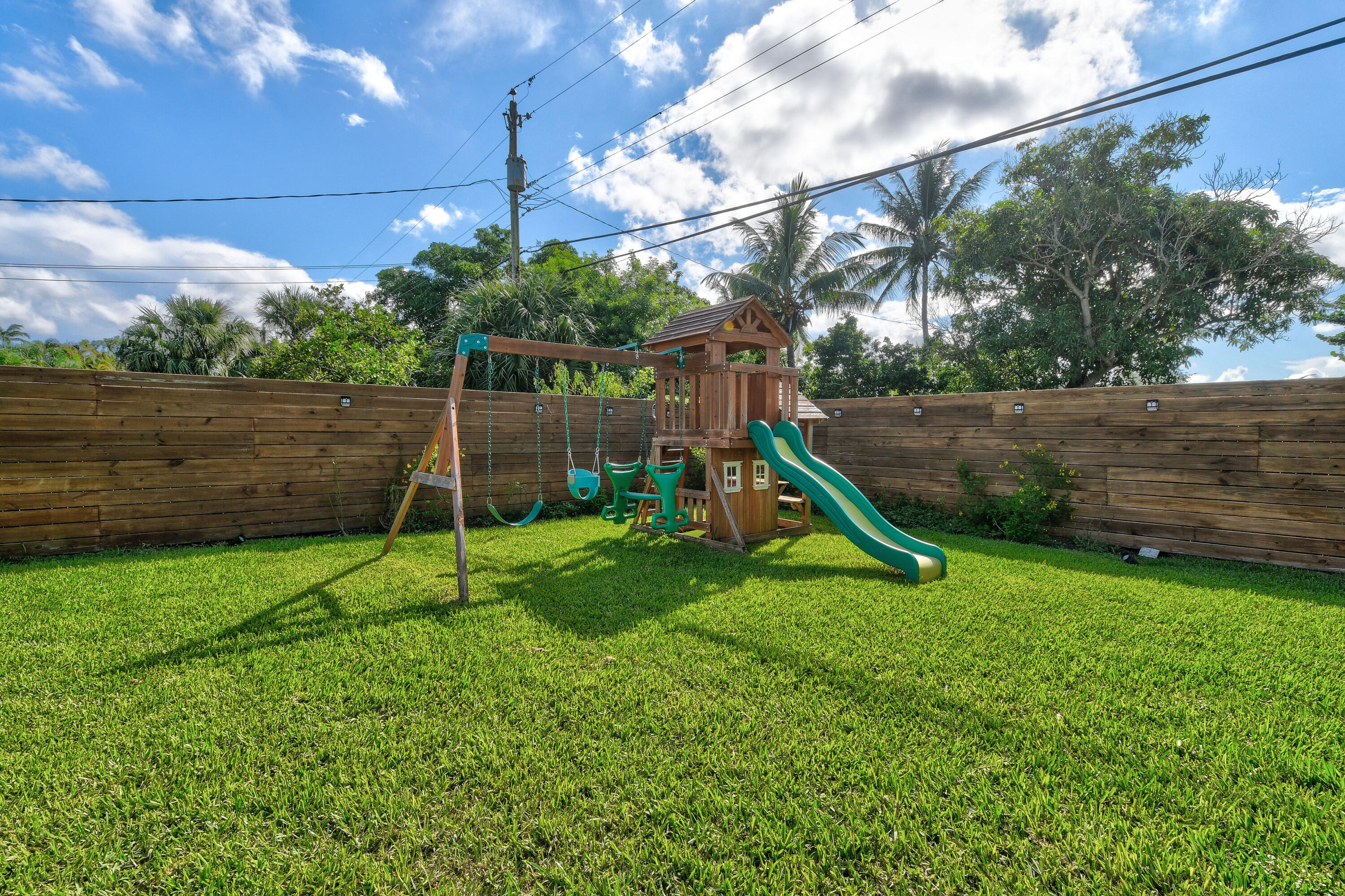 7101 W Lake, Lake Clarke Shores FL 33406