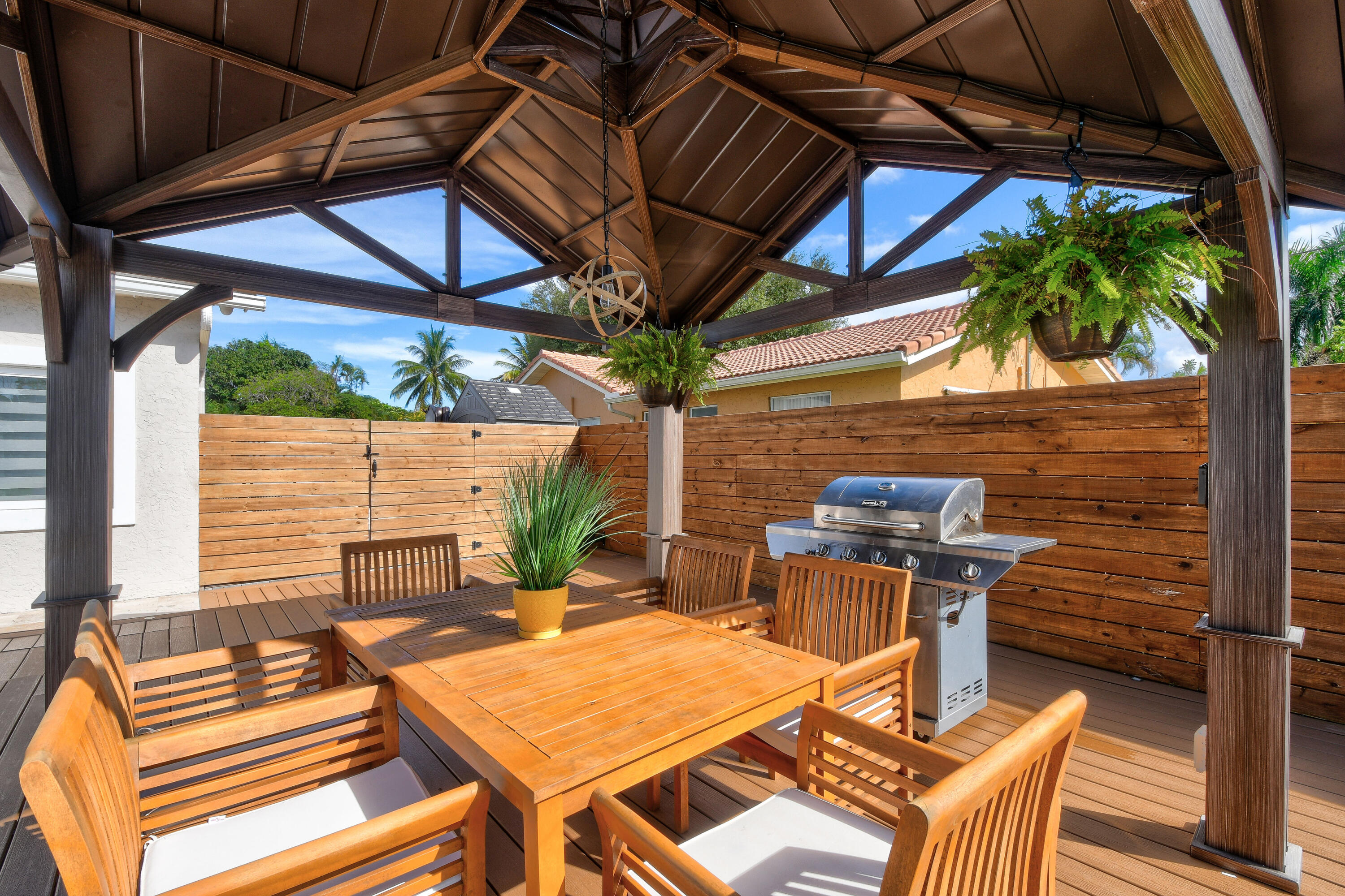 7101 W Lake, Lake Clarke Shores FL 33406