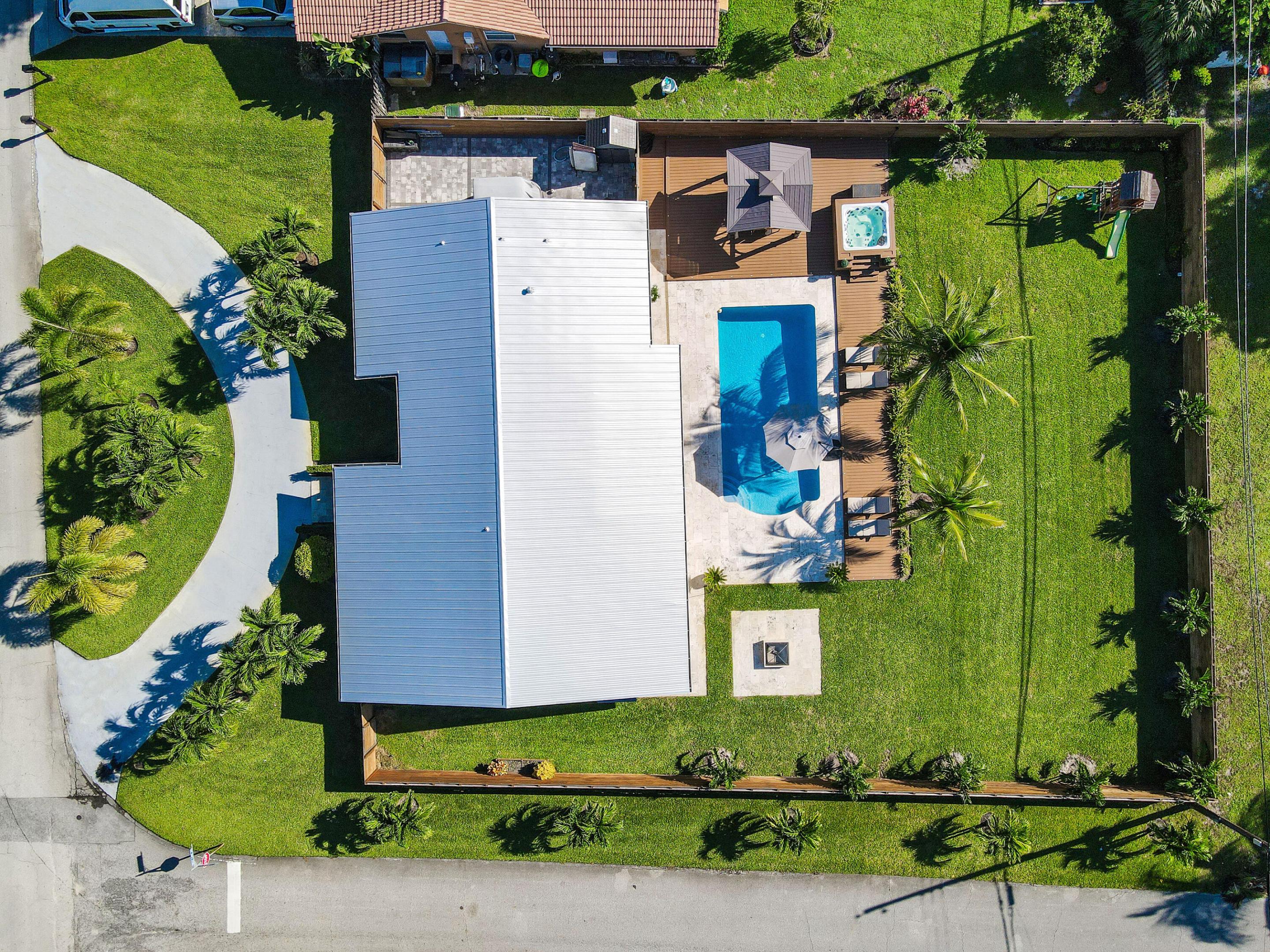7101 W Lake, Lake Clarke Shores FL 33406