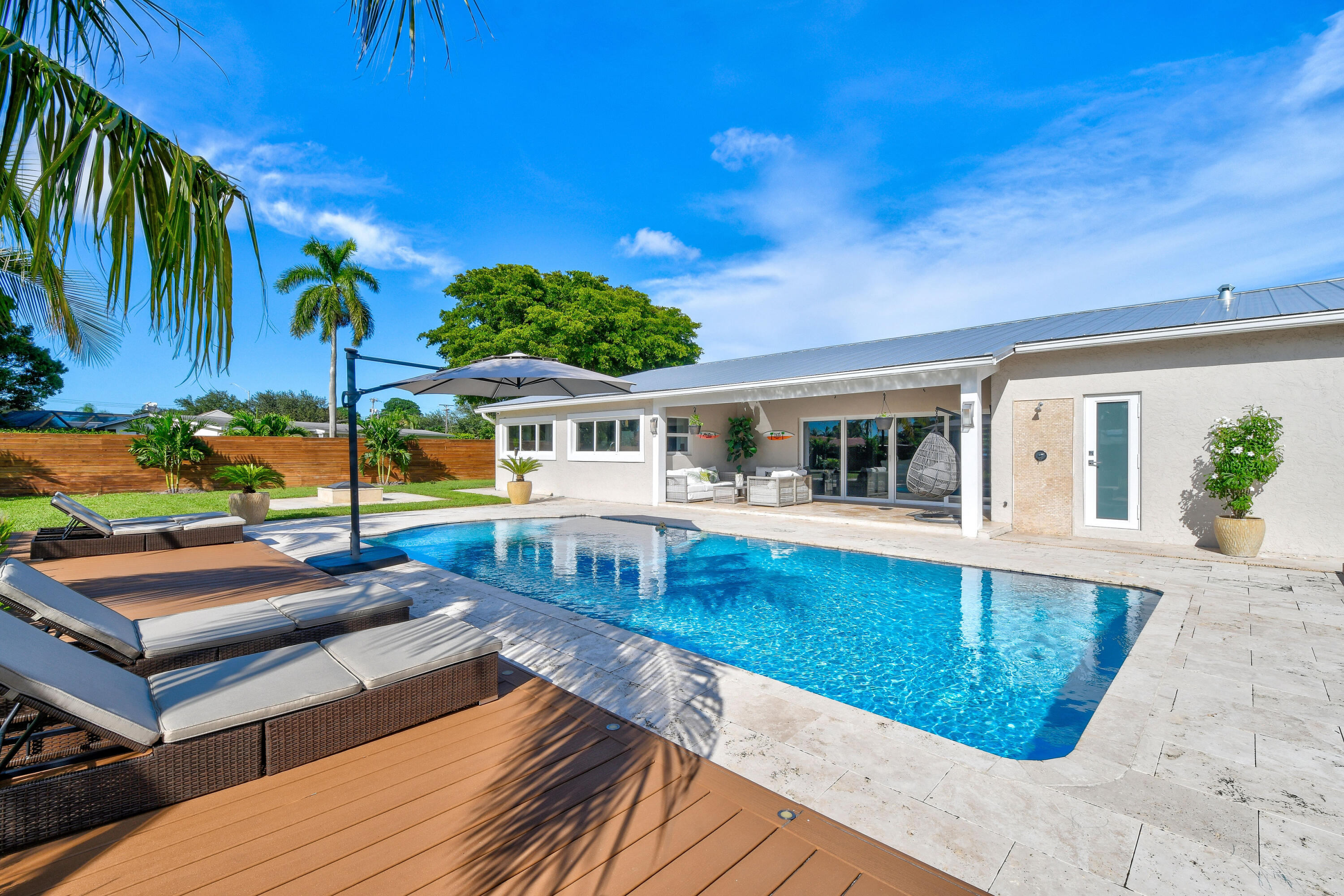 7101 W Lake, Lake Clarke Shores FL 33406