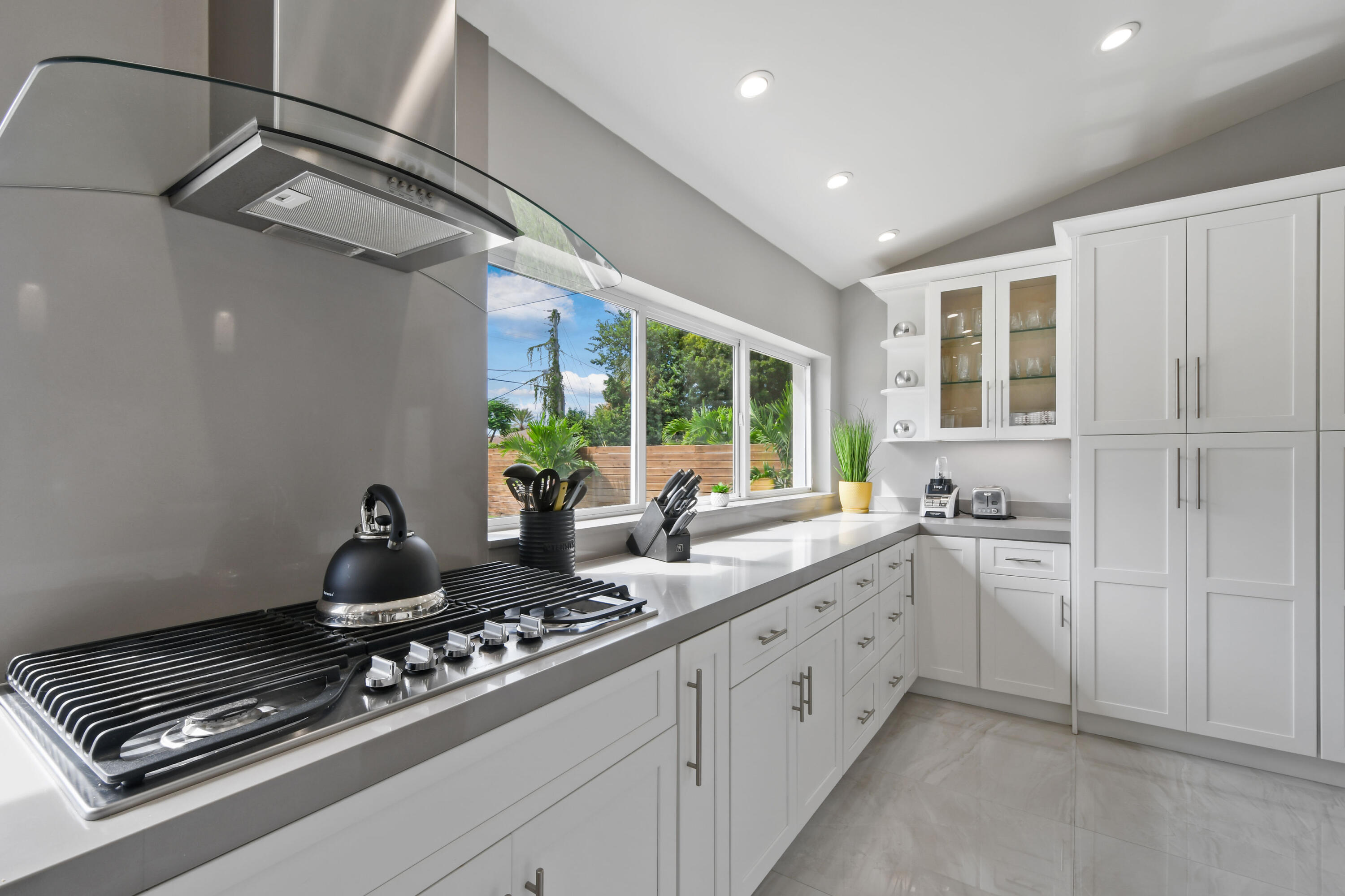 7101 W Lake, Lake Clarke Shores FL 33406