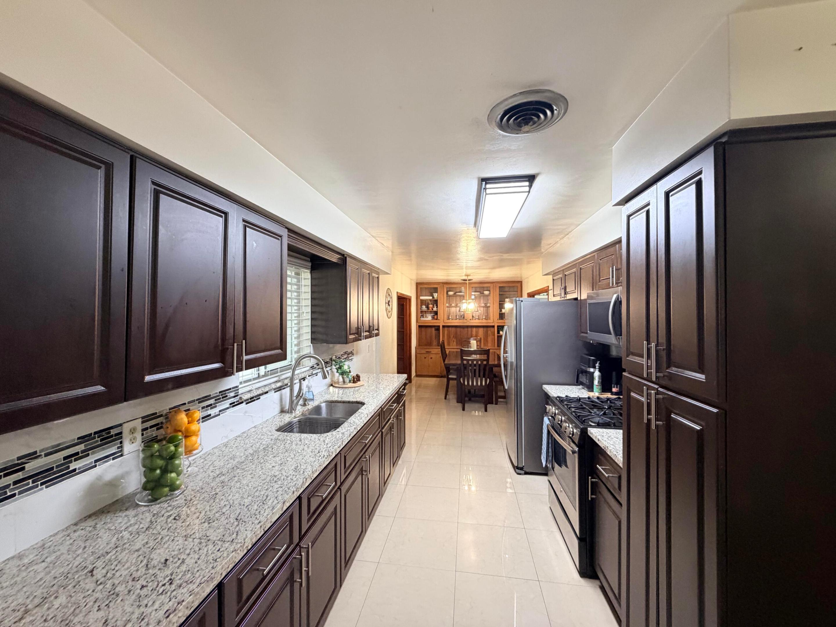 955 NW 4th St, Belle Glade FL 33430