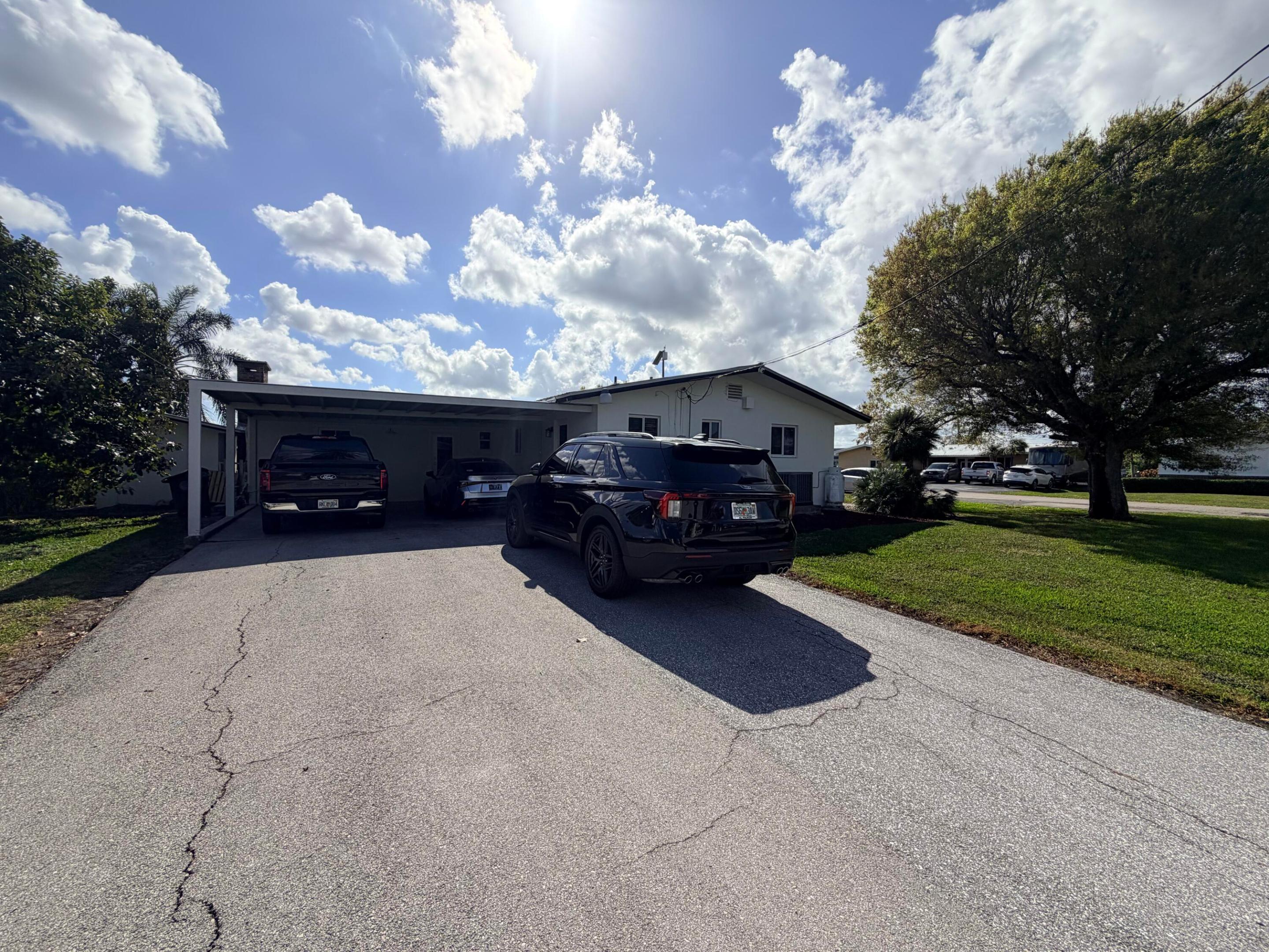 955 NW 4th St, Belle Glade FL 33430