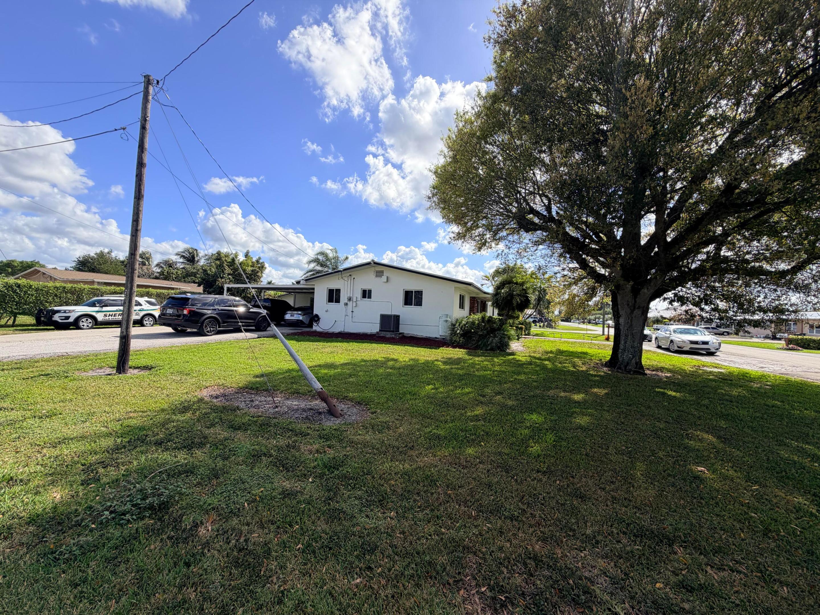 955 NW 4th St, Belle Glade FL 33430