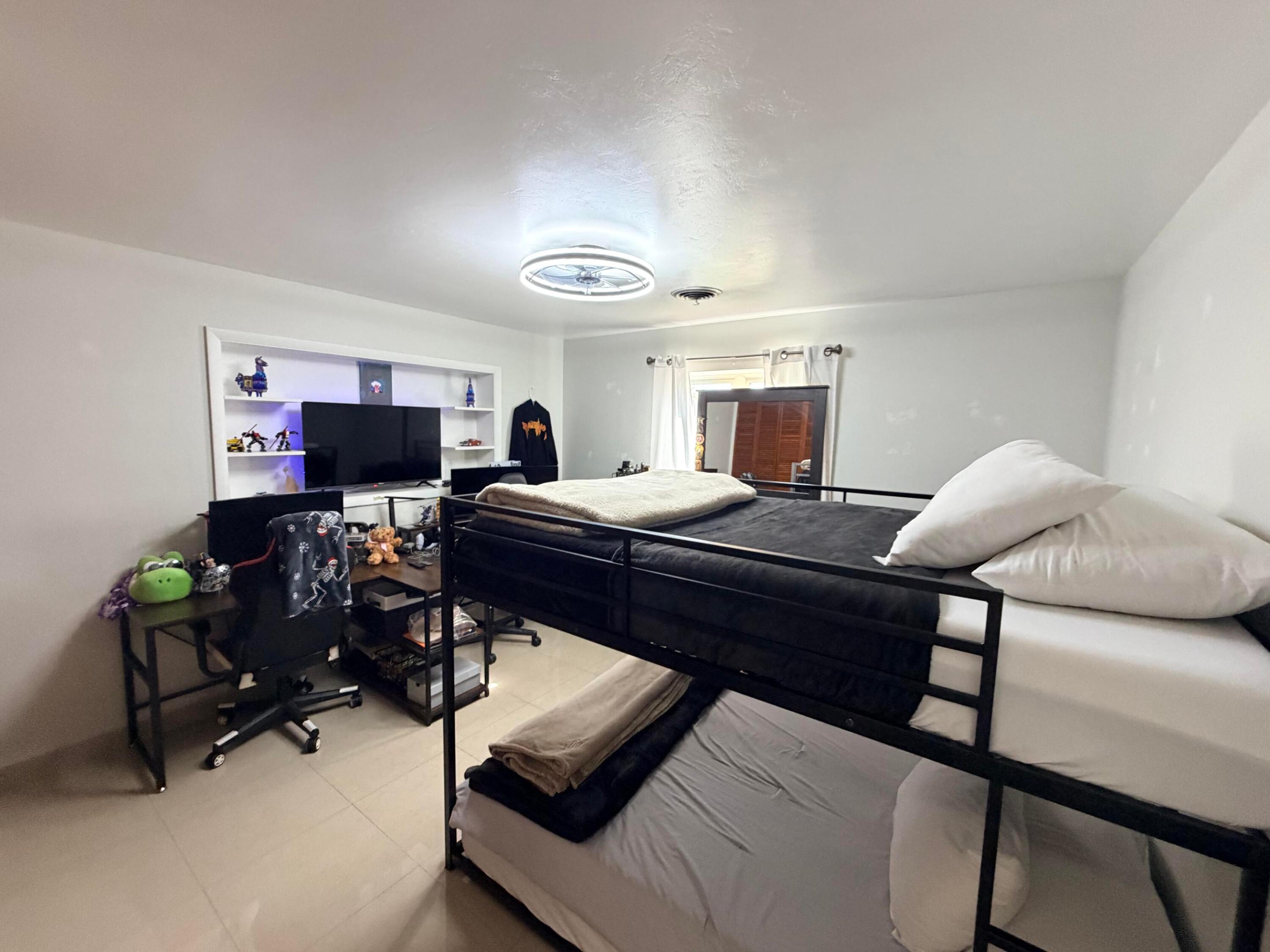 955 NW 4th St, Belle Glade FL 33430