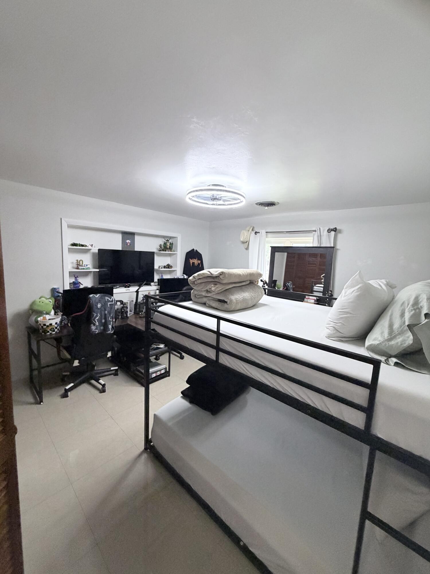 955 NW 4th St, Belle Glade FL 33430