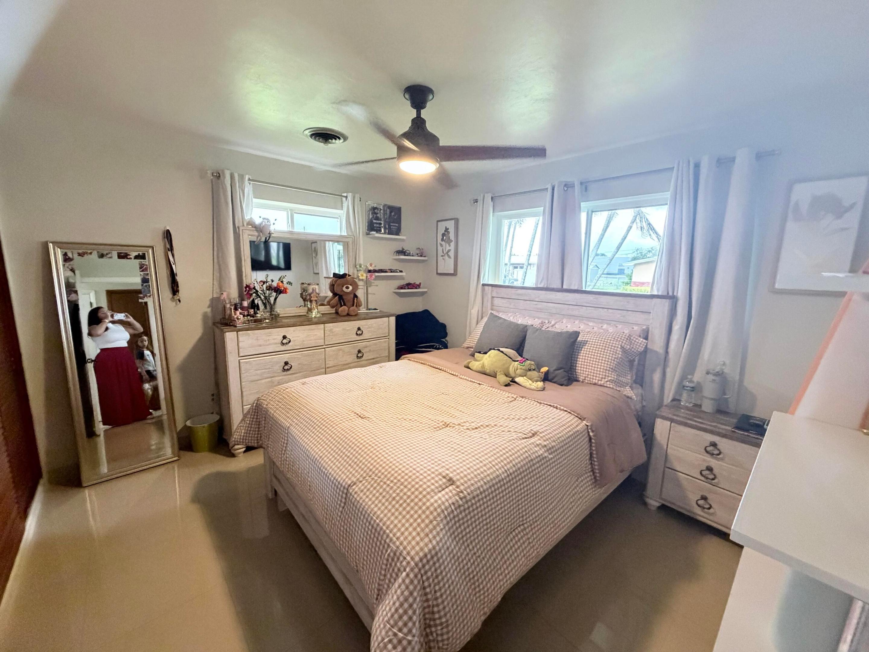 955 NW 4th St, Belle Glade FL 33430